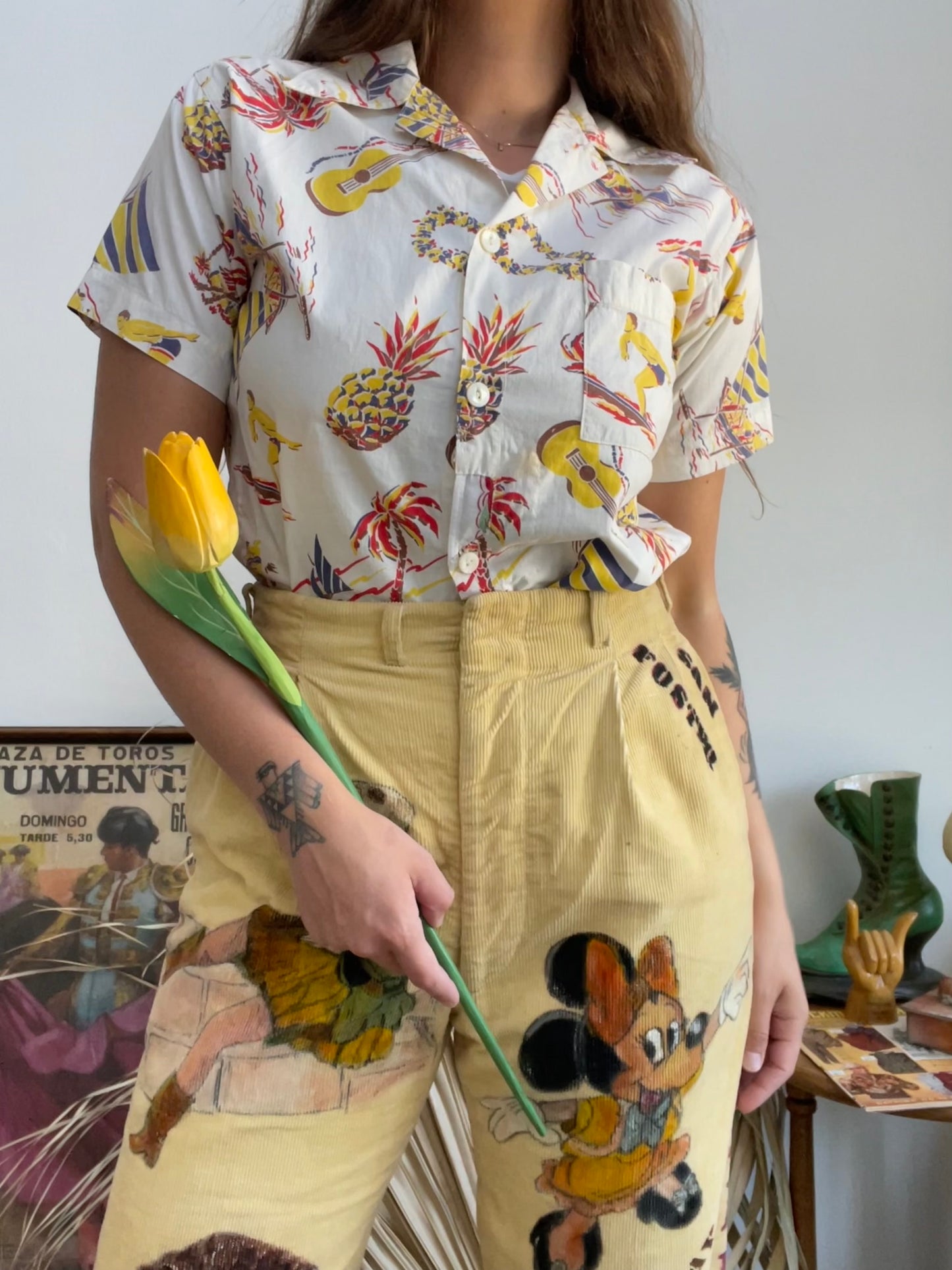 Special 1950s Hawaiiana Novelty Surfer Print Cotton Shirt