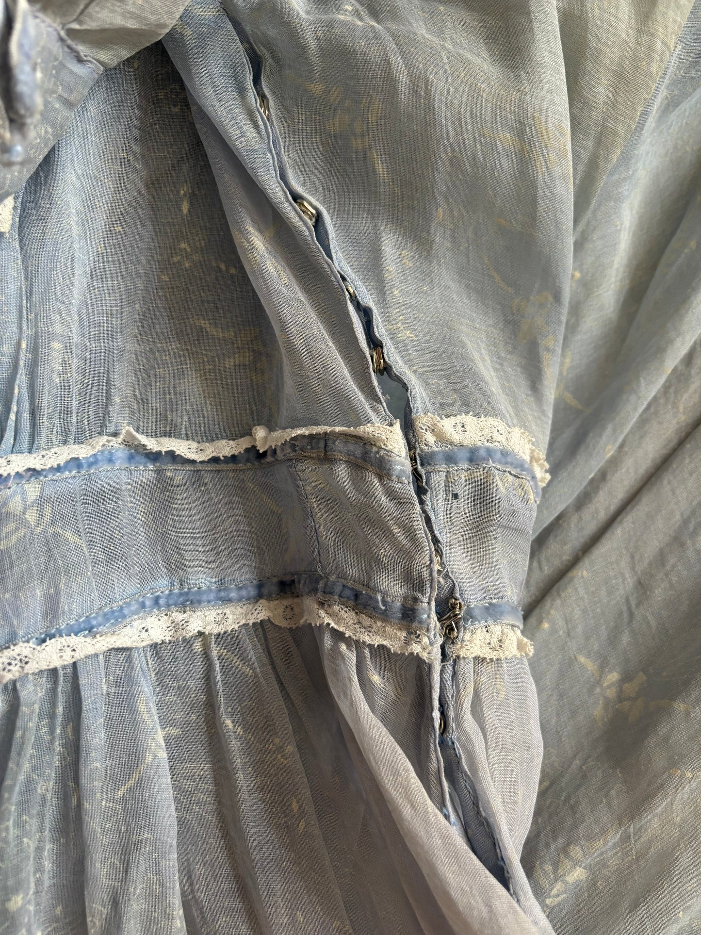 1940s Novelty Print Organza Puff Sleeve Ice Blue Dress