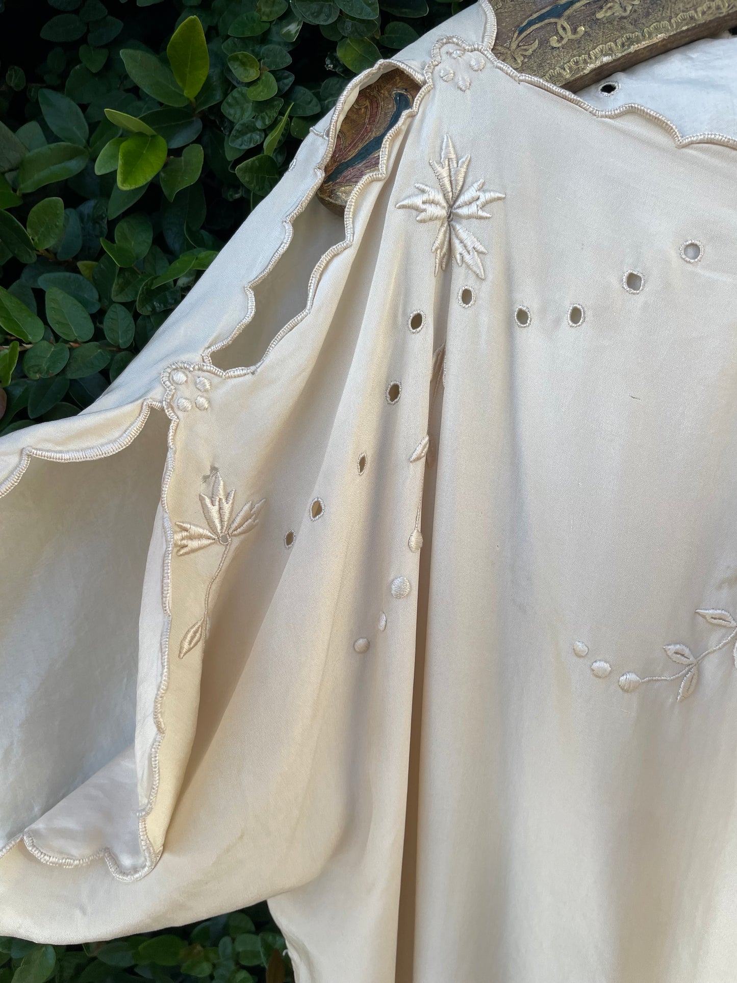 Rare 1910s Floral Motif Embroidered Art and Crafts Cold Shoulder Robe
