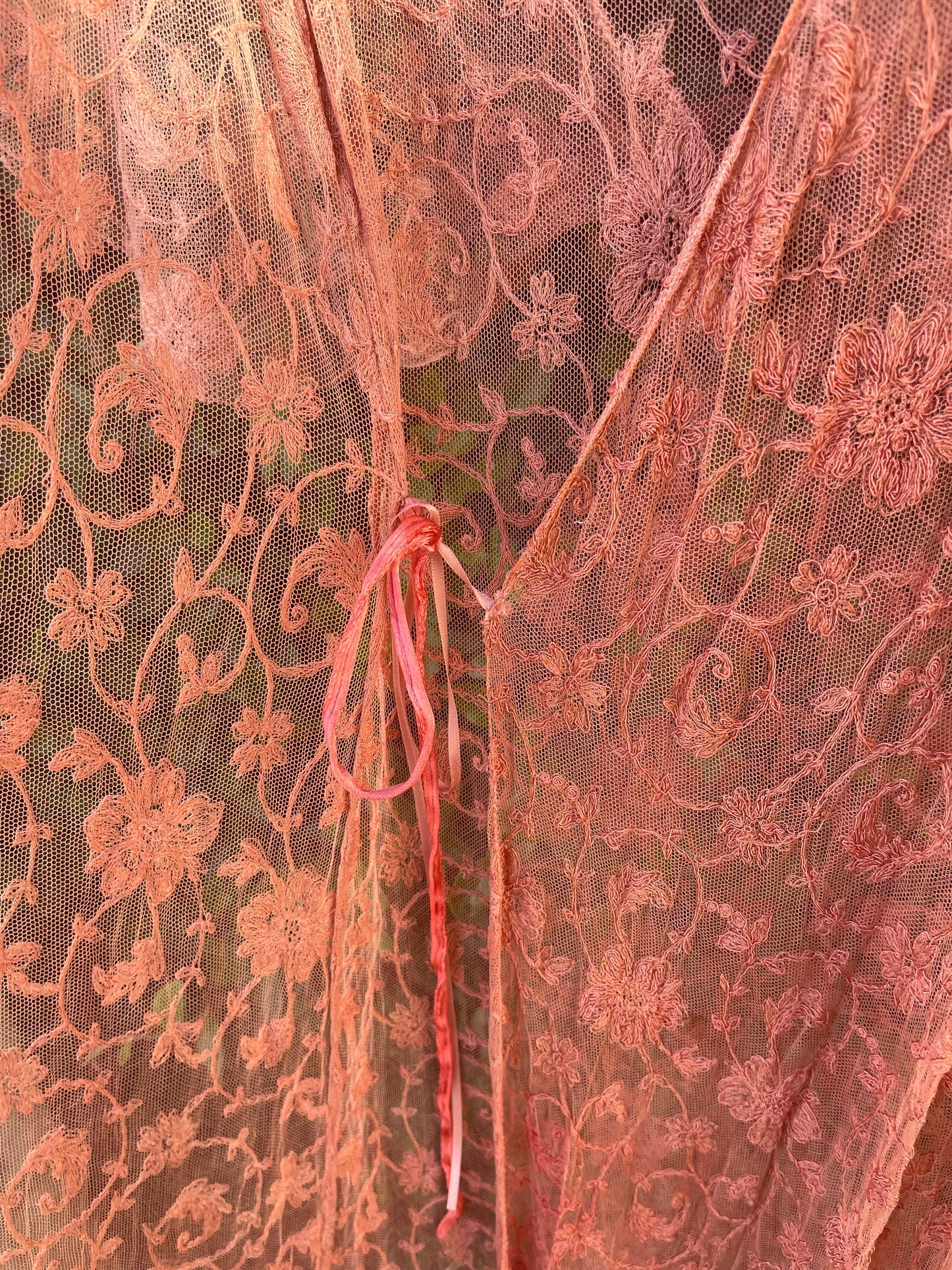 1930s Embroidered Floral Net Capelet Peignoir / Dressing Gown