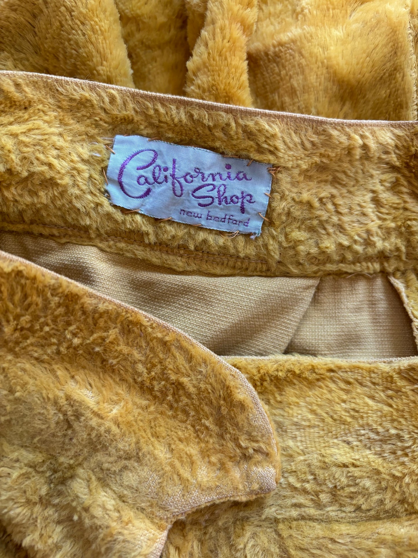* Flash Sale * 1940s Plush Faux fur Marigold Side Zip Skirt