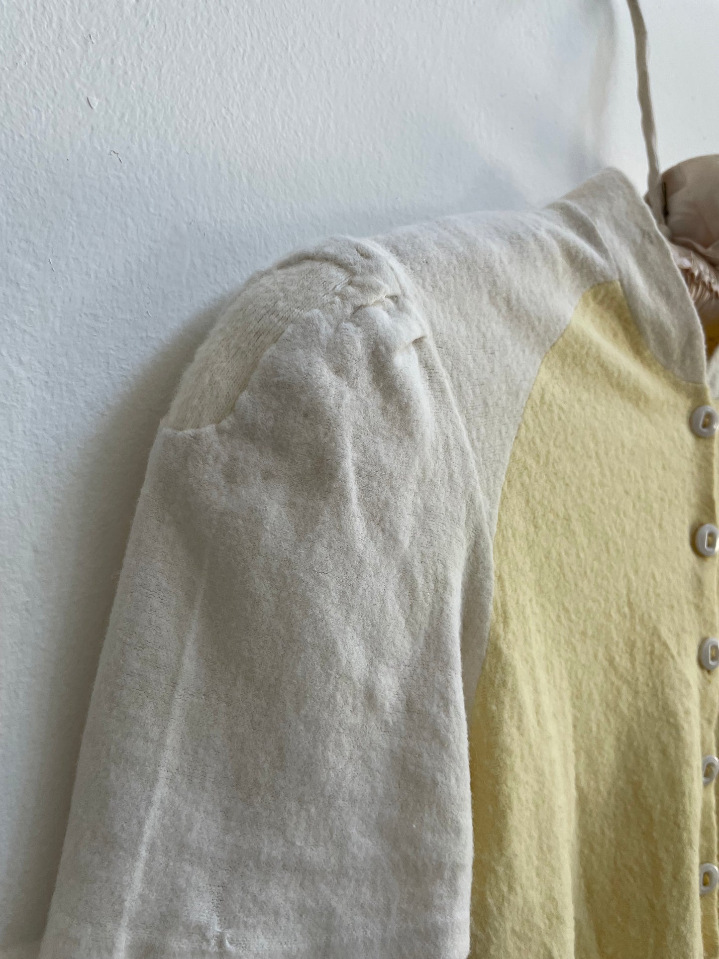 1930s Two Tone Butter Yellow & Ivory Fuzzy Rayon Knit Puff Sleeve Cropped Knit