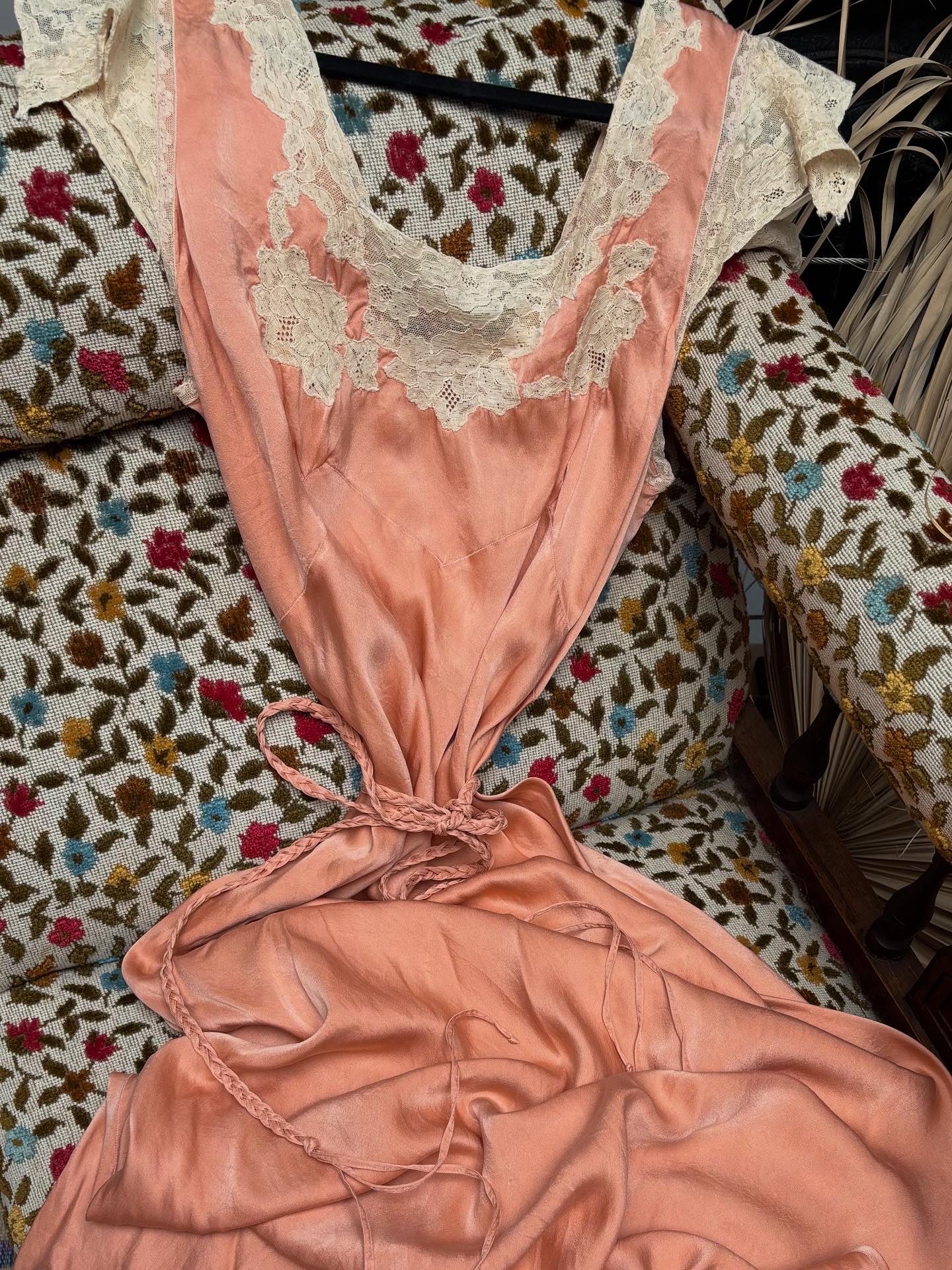 1930s Mauve Silk & Lace Cap Sleeve Bias Cut Braided Belt Slip Dress