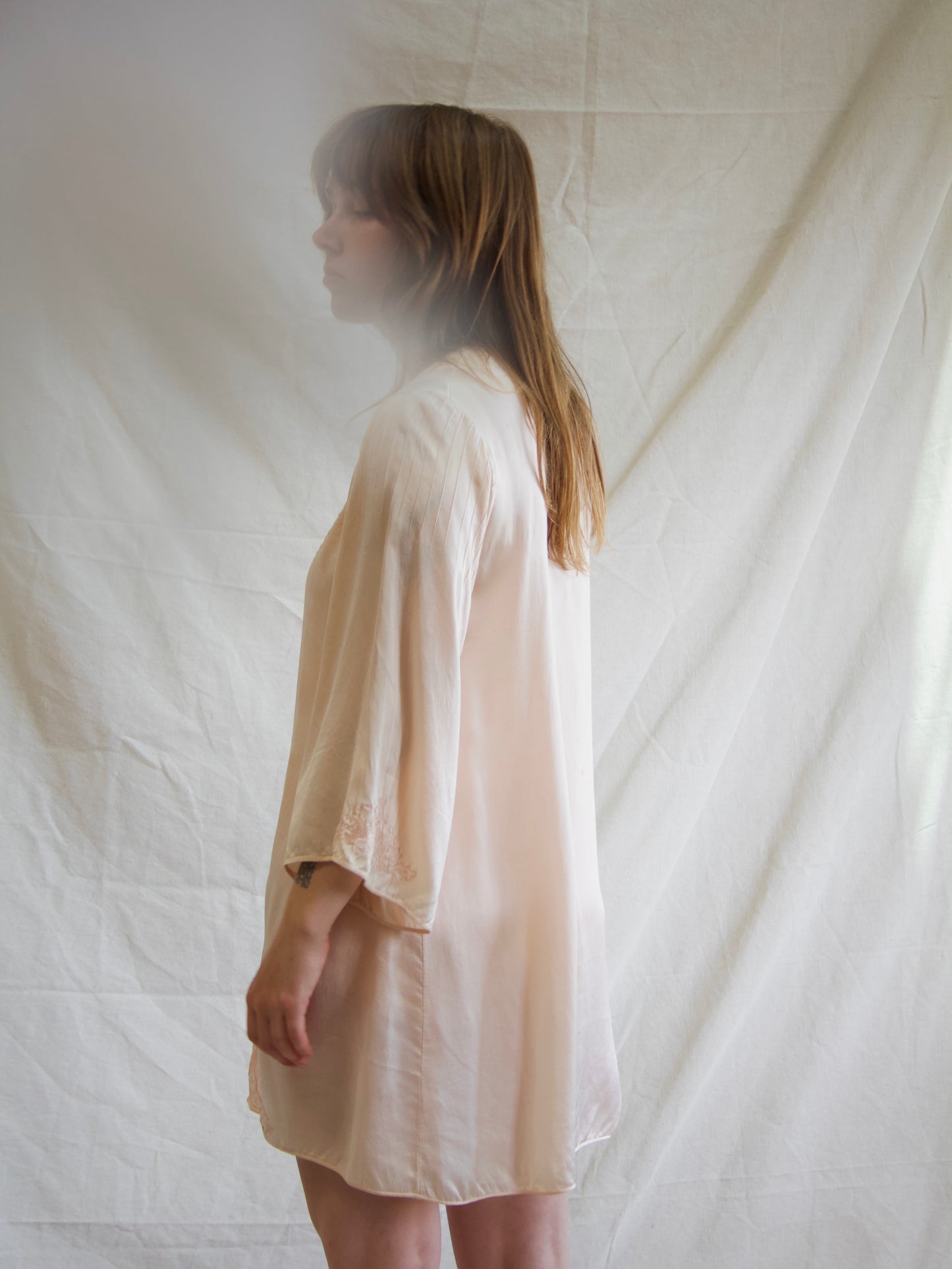 1930s Pale Pink Drawnwork Hand Embroidered Bell Sleeve Bell Boudoir Robe Jacket