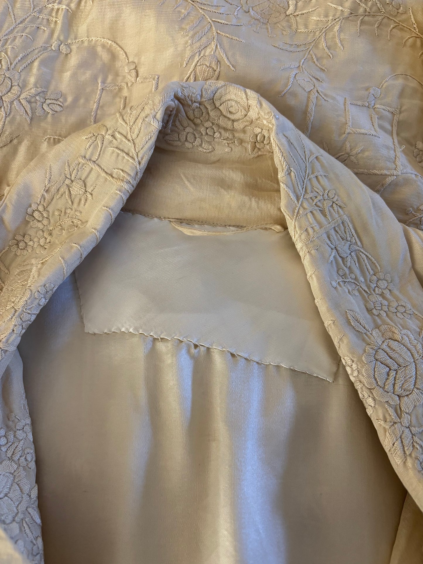 Antique 1920s Cream Silk Embroidered Chinese Jacket