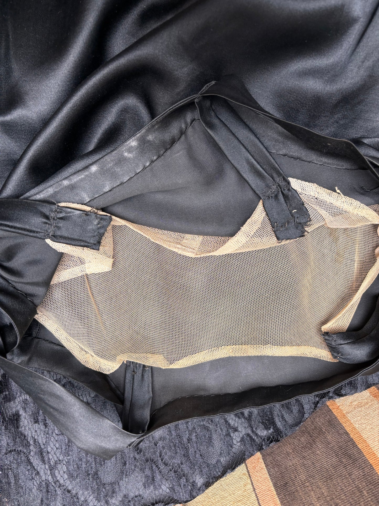 Antique 1920s Robe De Style-Esque Satin & Lace Dress