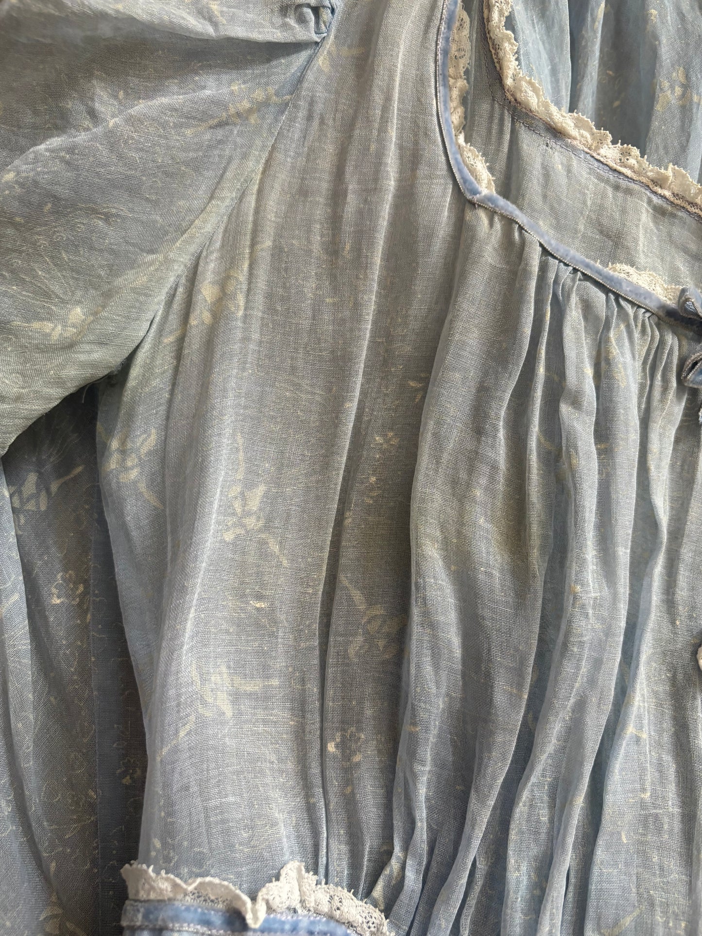 1940s Novelty Print Organza Puff Sleeve Ice Blue Dress
