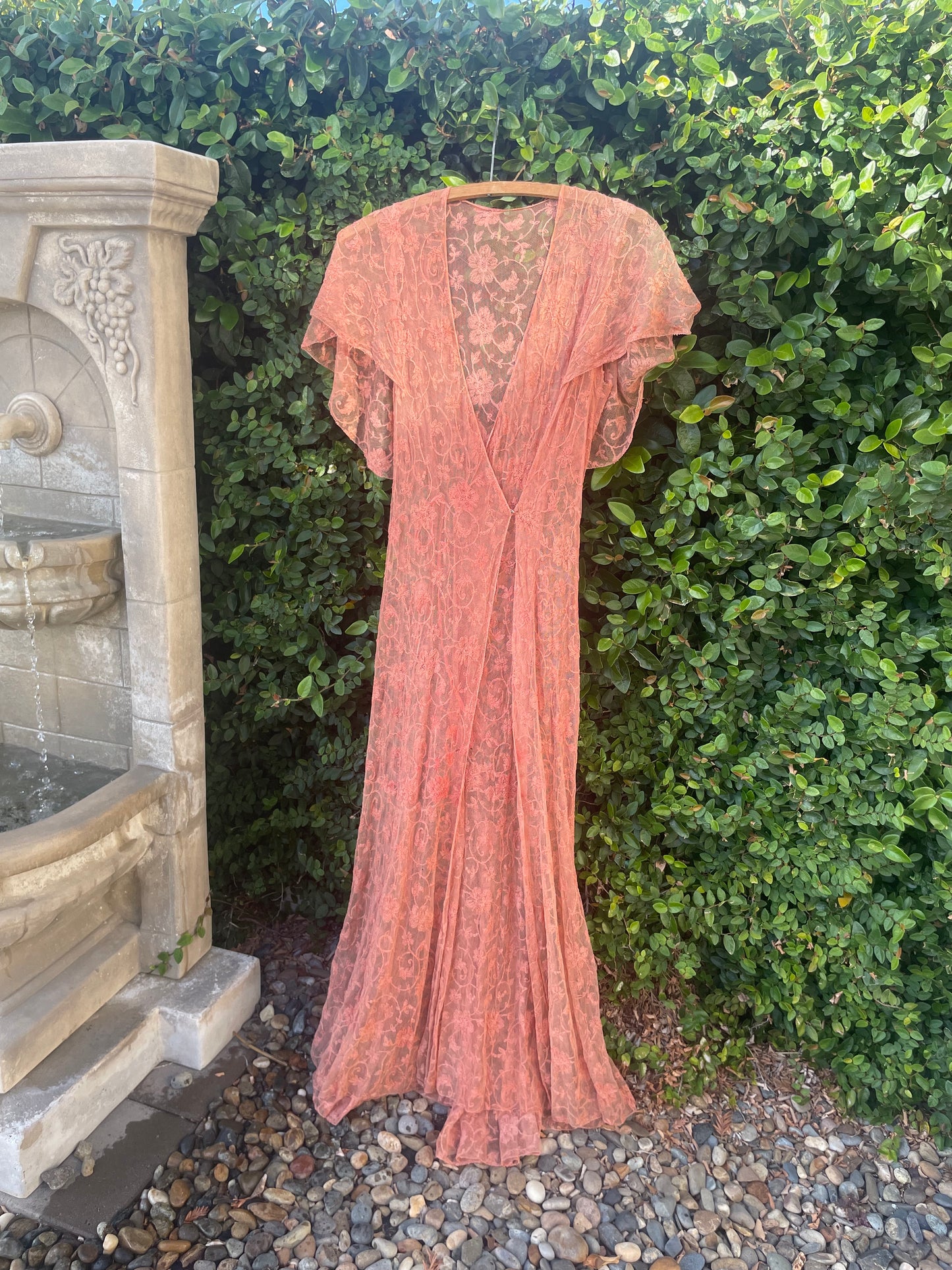 1930s Embroidered Floral Net Capelet Peignoir / Dressing Gown
