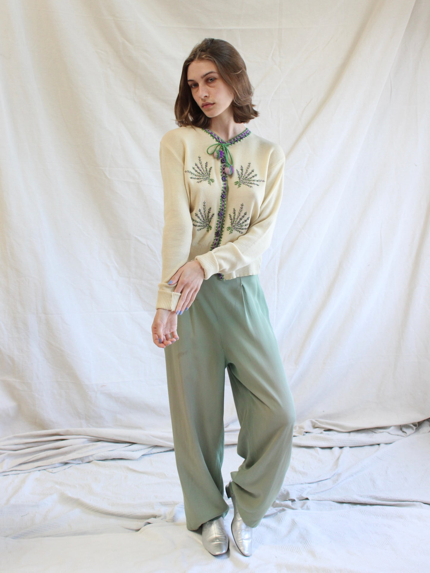 1940s ‘Burnawn Made in Scotland’ Lavender Embroidered Wool Tie Neck Cardigan