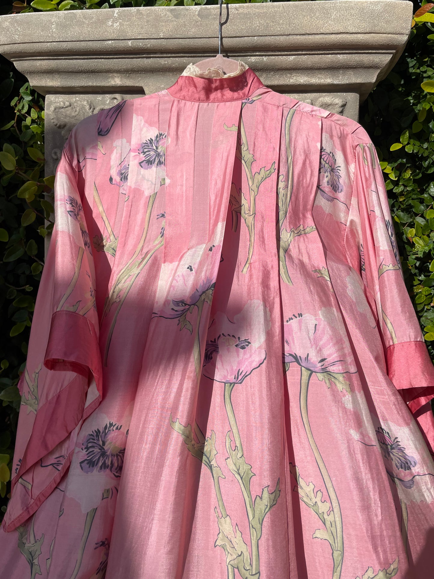1910s Edwardian Pink Floral Silk Angel Sleeve Dressing Gown