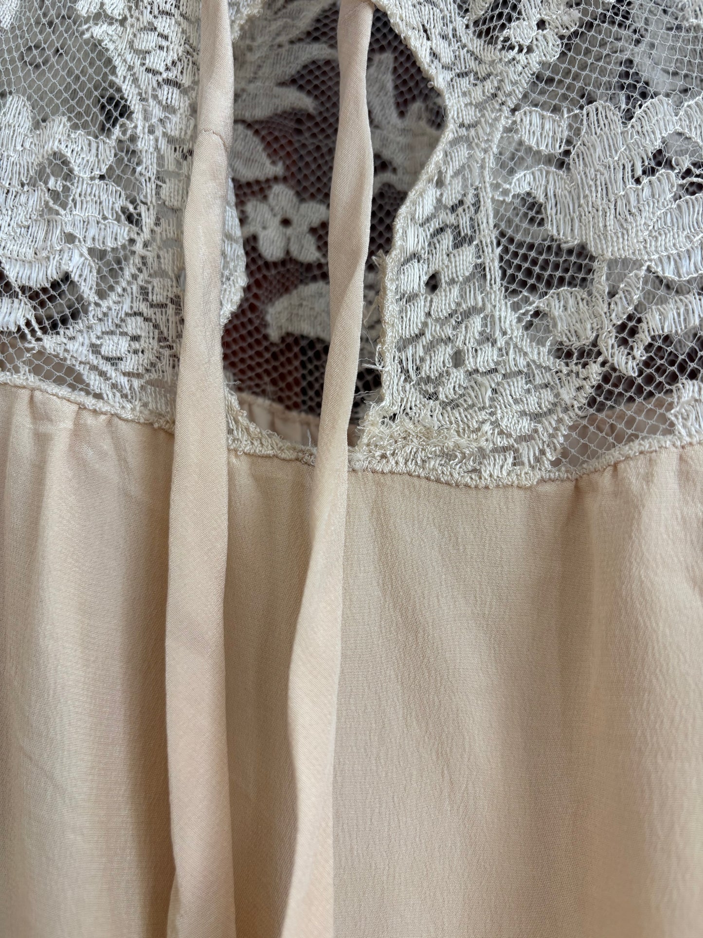 Special 1940s Trained Ivory Silk Crepe Lace Bishop Sleeve Gown