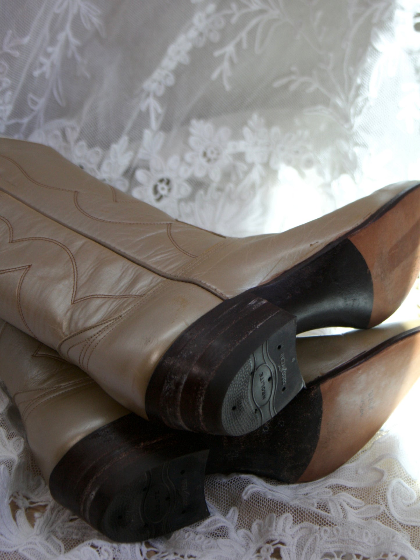 1970s NOS Metallic Champagne Western Cowboy Boots