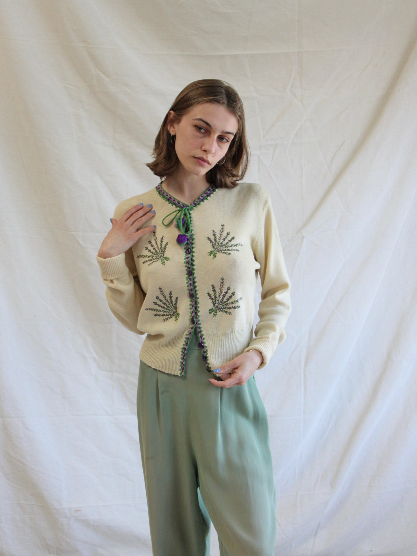 1940s ‘Burnawn Made in Scotland’ Lavender Embroidered Wool Tie Neck Cardigan