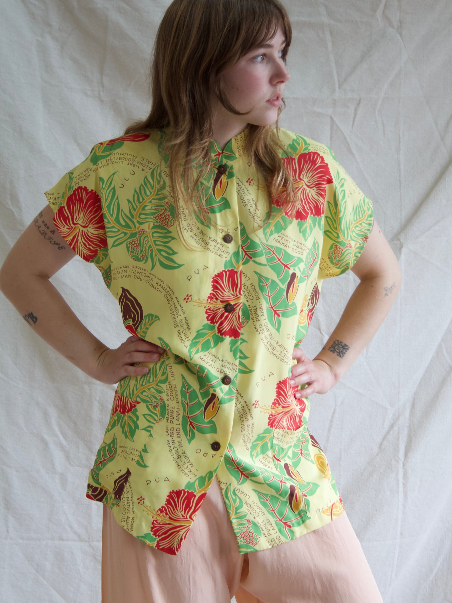 1940s Hawaiian Hibiscus Printed Cold Rayon Mandarin Collar Tunic