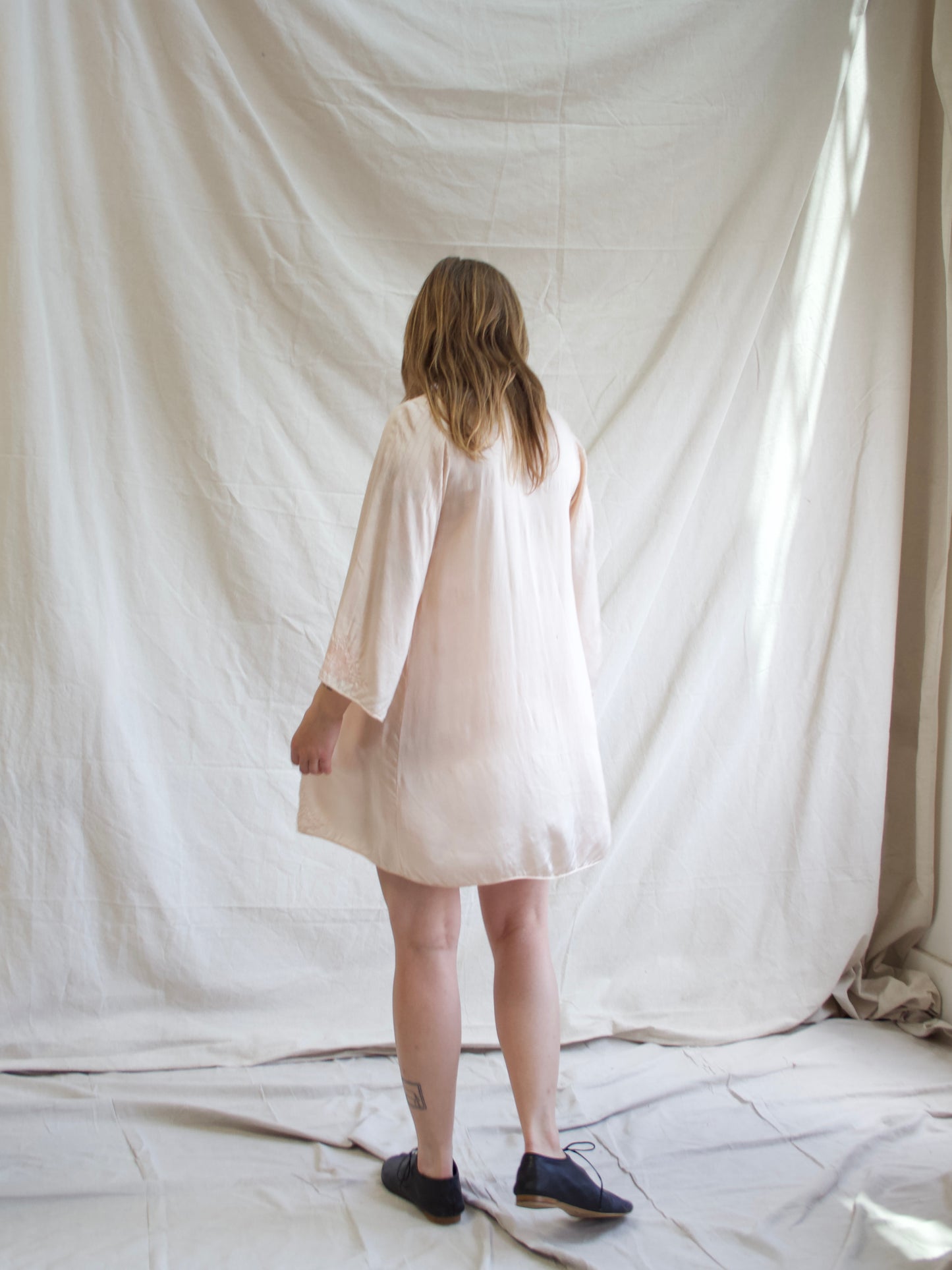 1930s Pale Pink Drawnwork Hand Embroidered Bell Sleeve Bell Boudoir Robe Jacket