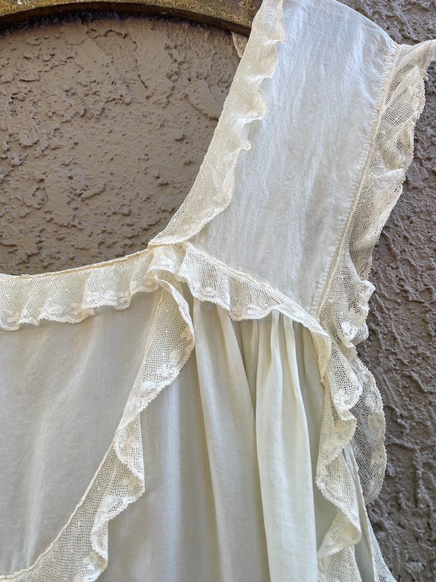 Edwardian Pale Eggshell-Seafoam Lace Trim Scalloped Silk Trousseau
