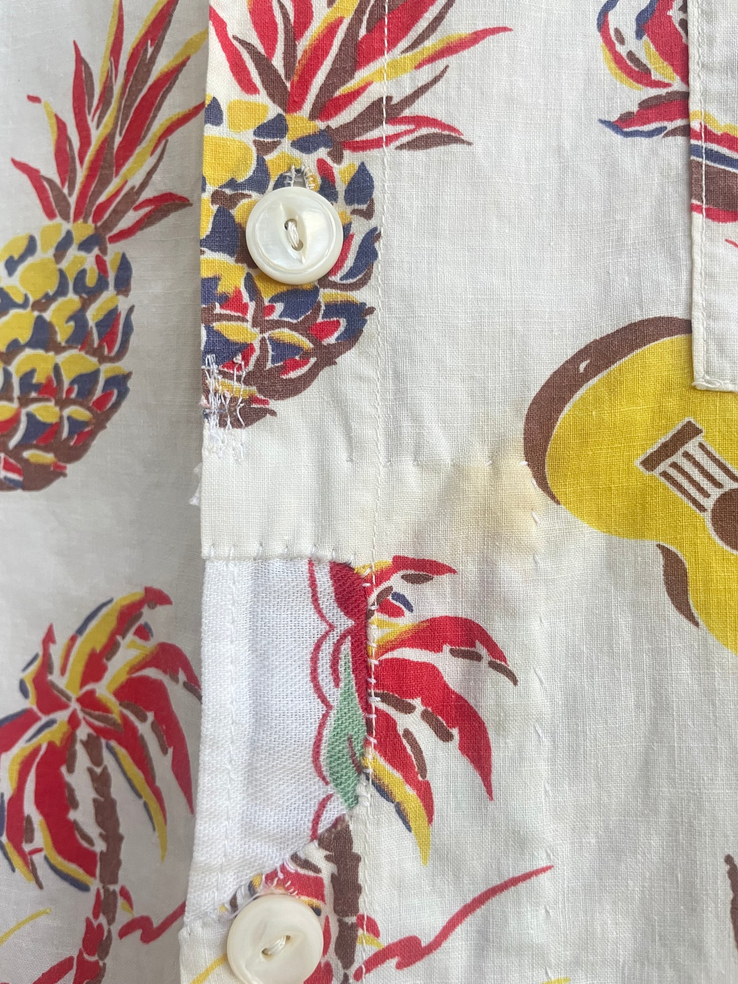 Special 1950s Hawaiiana Novelty Surfer Print Cotton Shirt