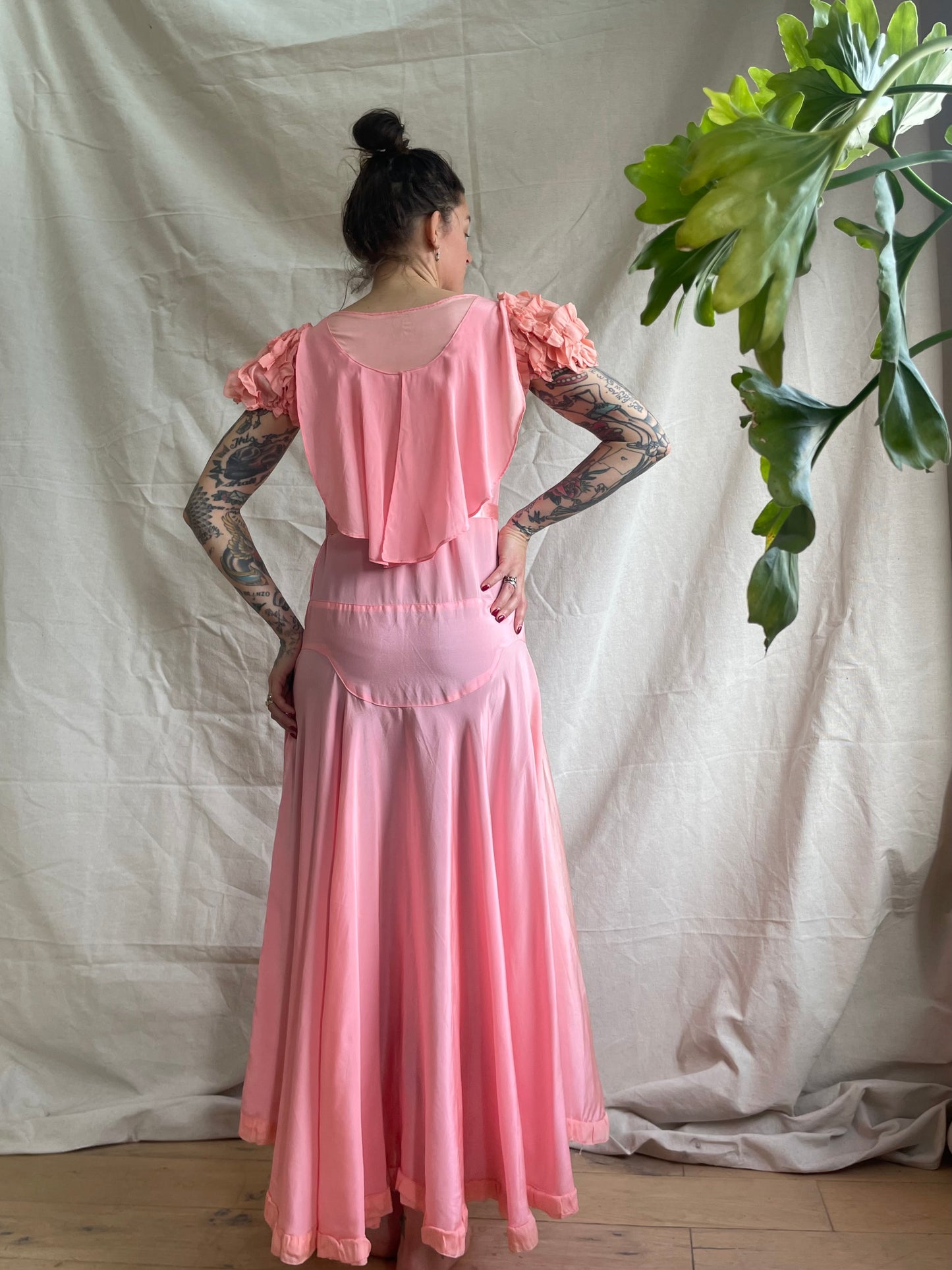 1920s/1930s Shocking Pink Ruffled Puff Sleeve Dress