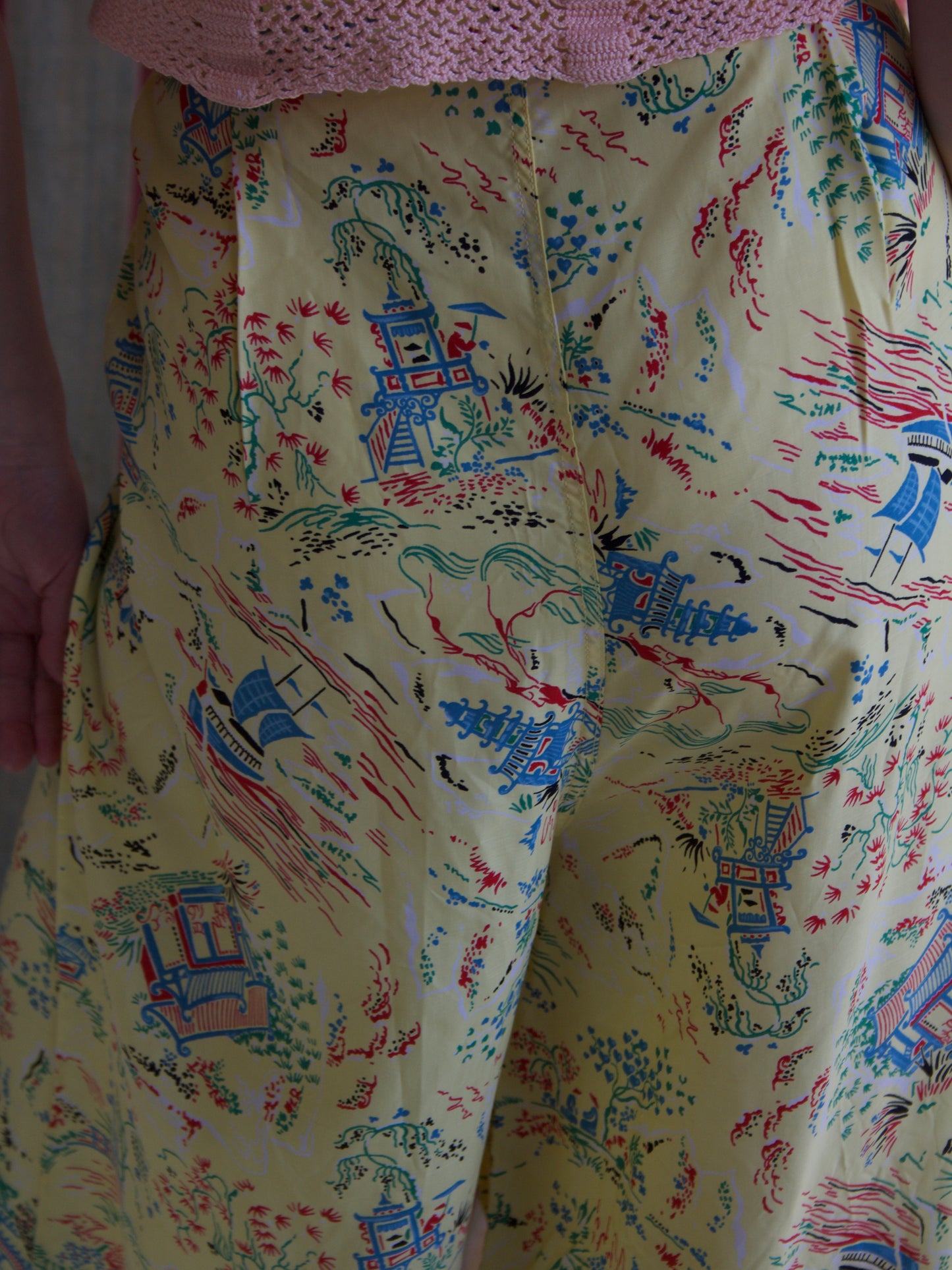1940s Novelty Print Rayon Side Button Wide Leg Pants