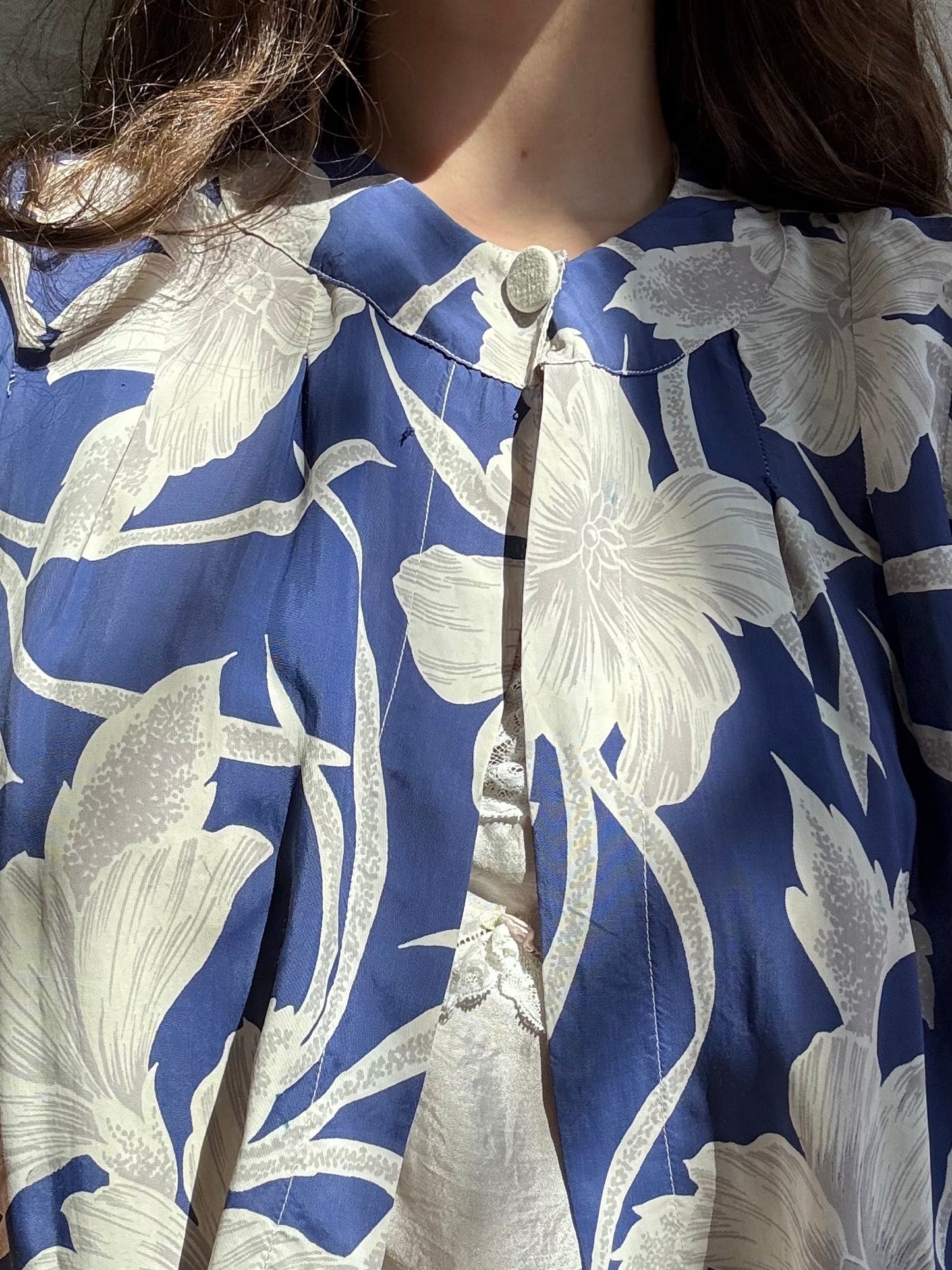1940s Cold rayon Hawaiiana Flutter Sleeve Smock Style Blouse