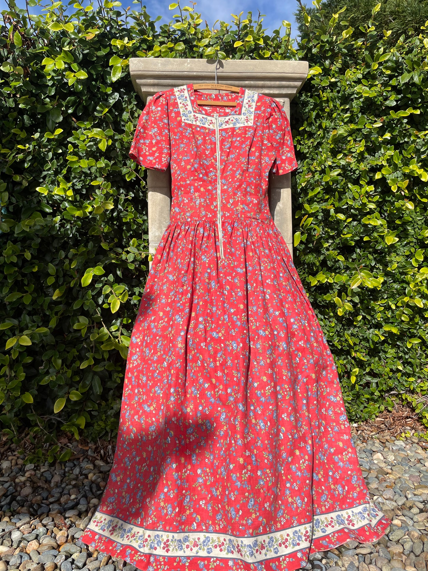 Romantic 1930s Puff Sleeve Zip Front Floral Cotton Dress
