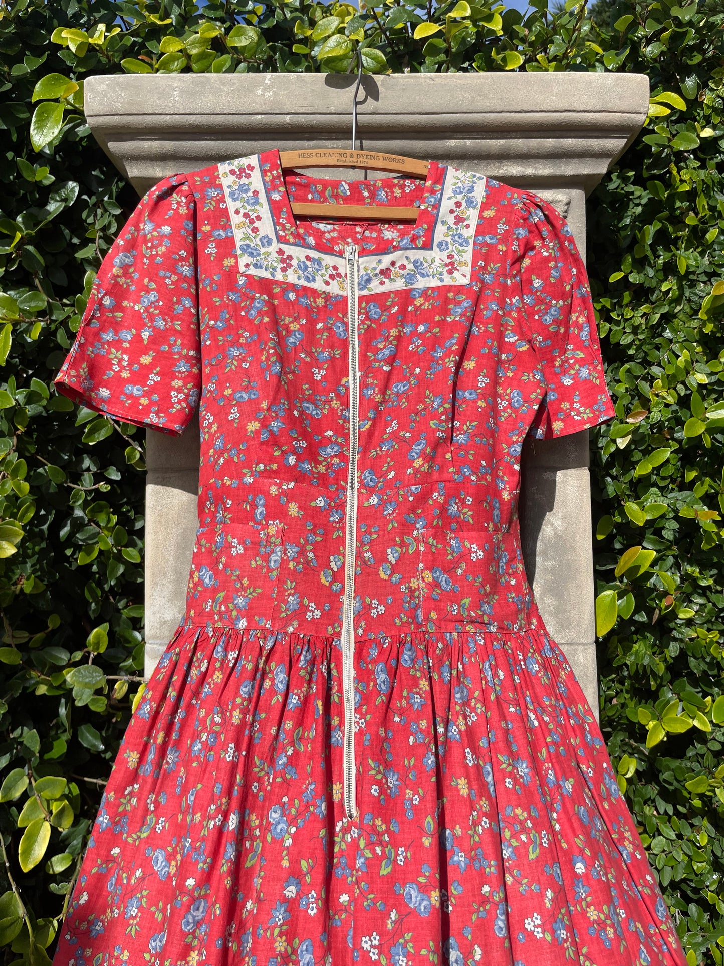 Romantic 1930s Puff Sleeve Zip Front Floral Cotton Dress