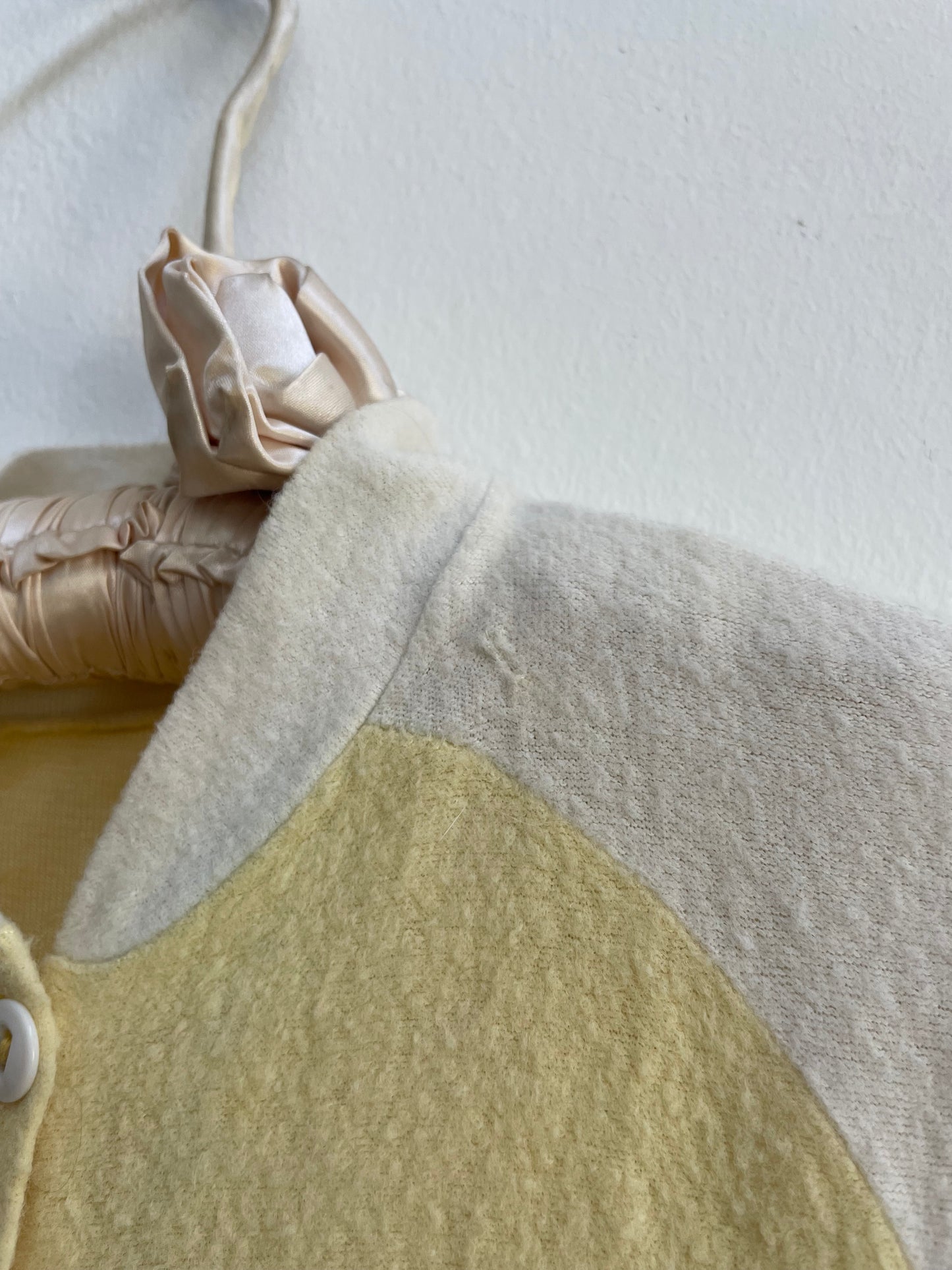 1930s Two Tone Butter Yellow & Ivory Fuzzy Rayon Knit Puff Sleeve Cropped Knit