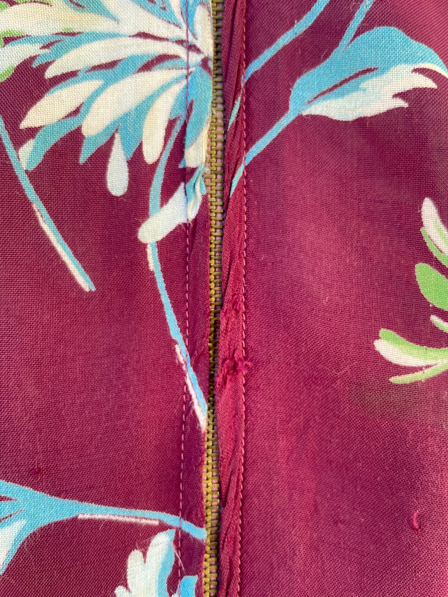 1940s Hawaiiana Zip Front Exaggerated Petal Sleeve Dressing Gown