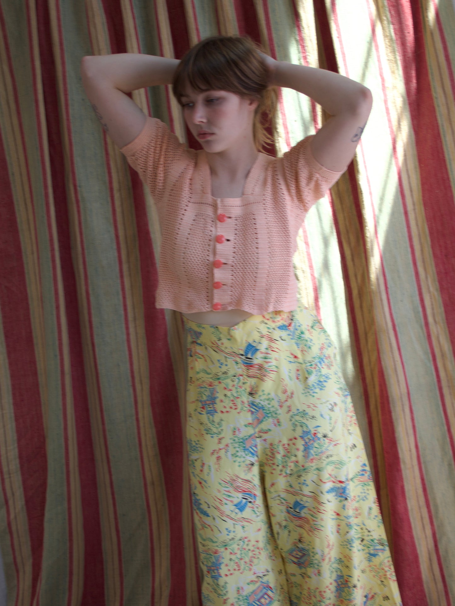 1940s Novelty Print Rayon Side Button Wide Leg Pants