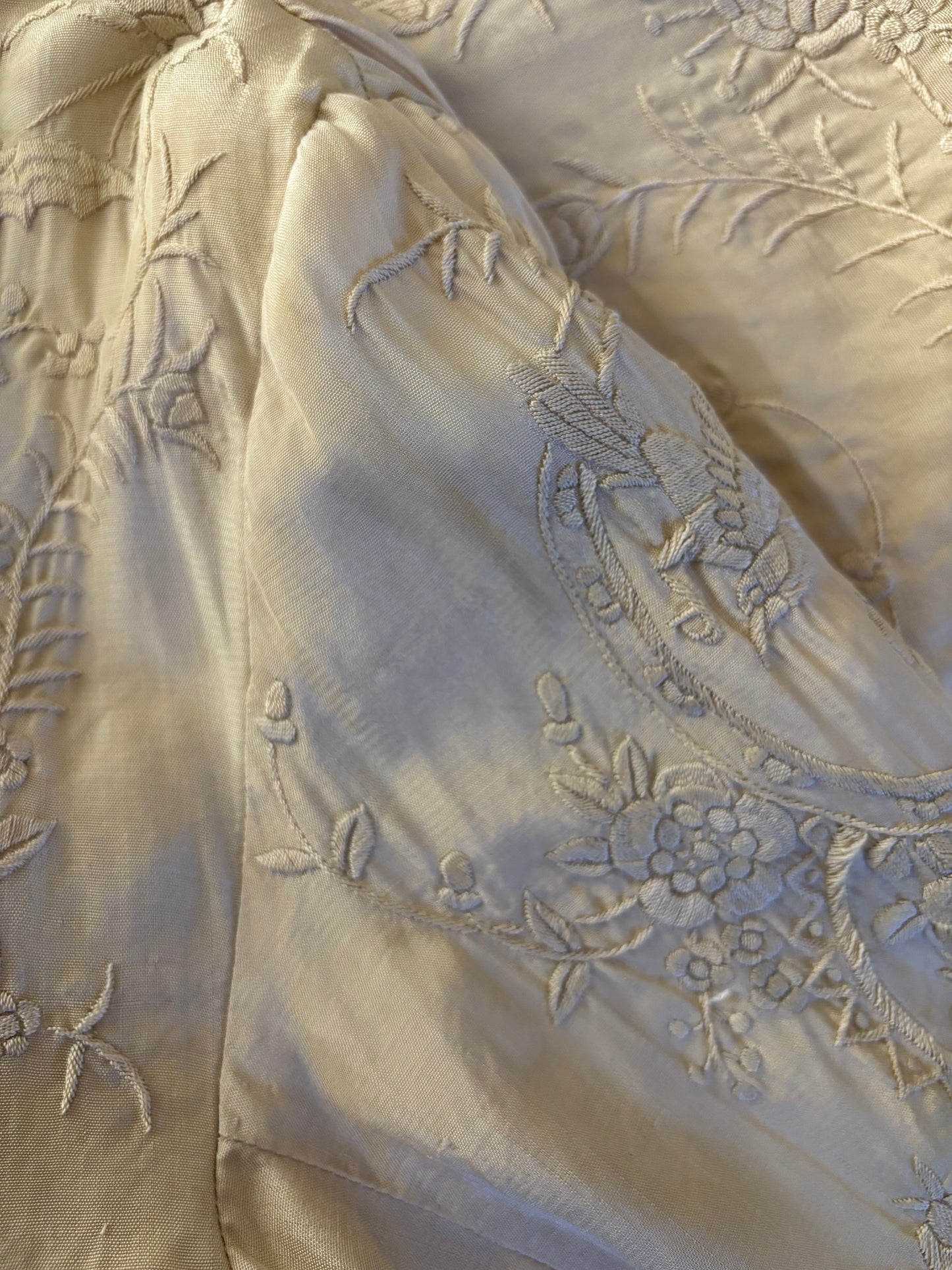 Antique 1920s Cream Silk Embroidered Chinese Jacket