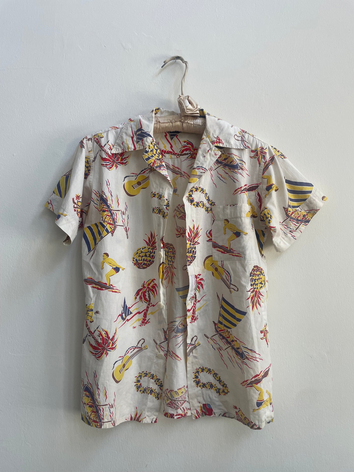 Special 1950s Hawaiiana Novelty Surfer Print Cotton Shirt