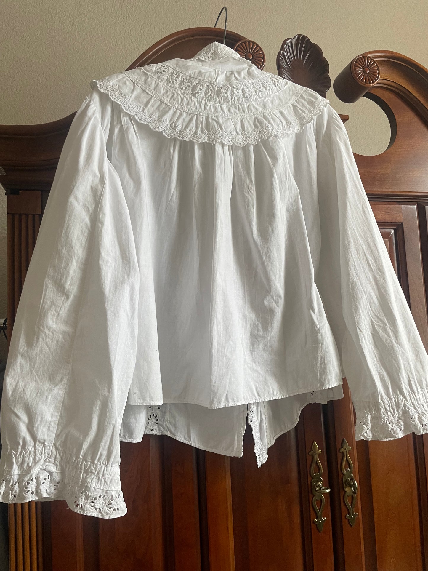 1920s/1930s Eyelet Cotton Bell Sleeve Folk Blouse