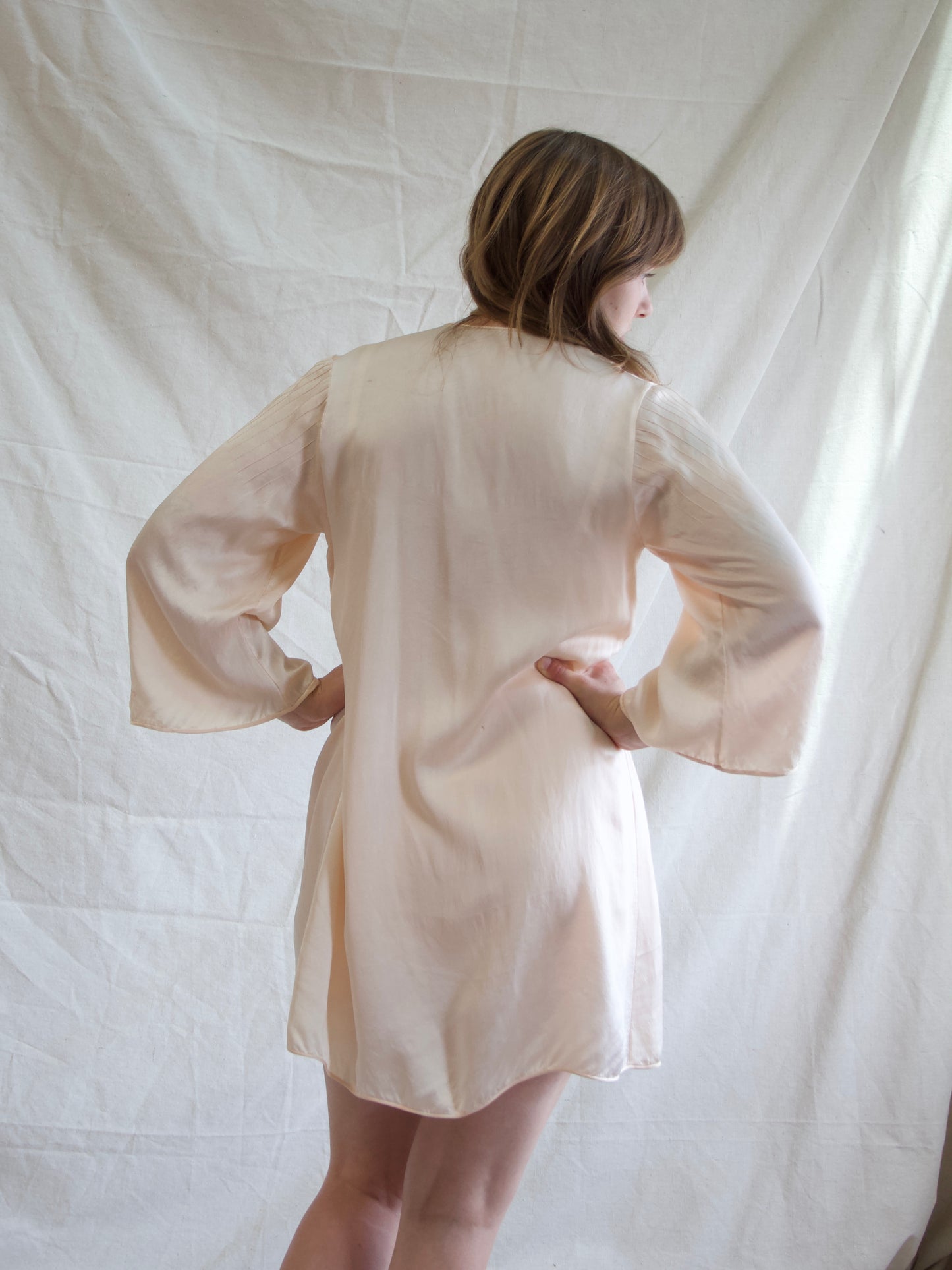 1930s Pale Pink Drawnwork Hand Embroidered Bell Sleeve Bell Boudoir Robe Jacket