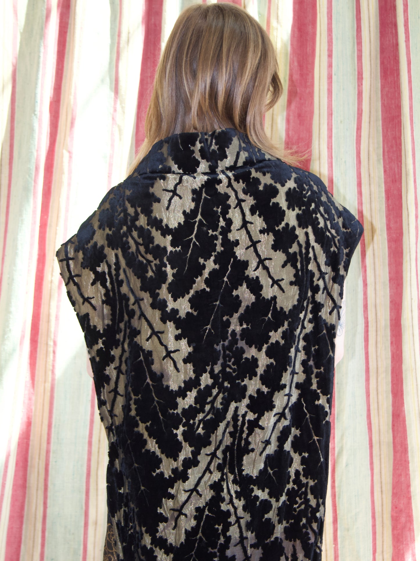 Antique Late 1910s Devore Velvet Gold Lamé Tassel Trained Cape