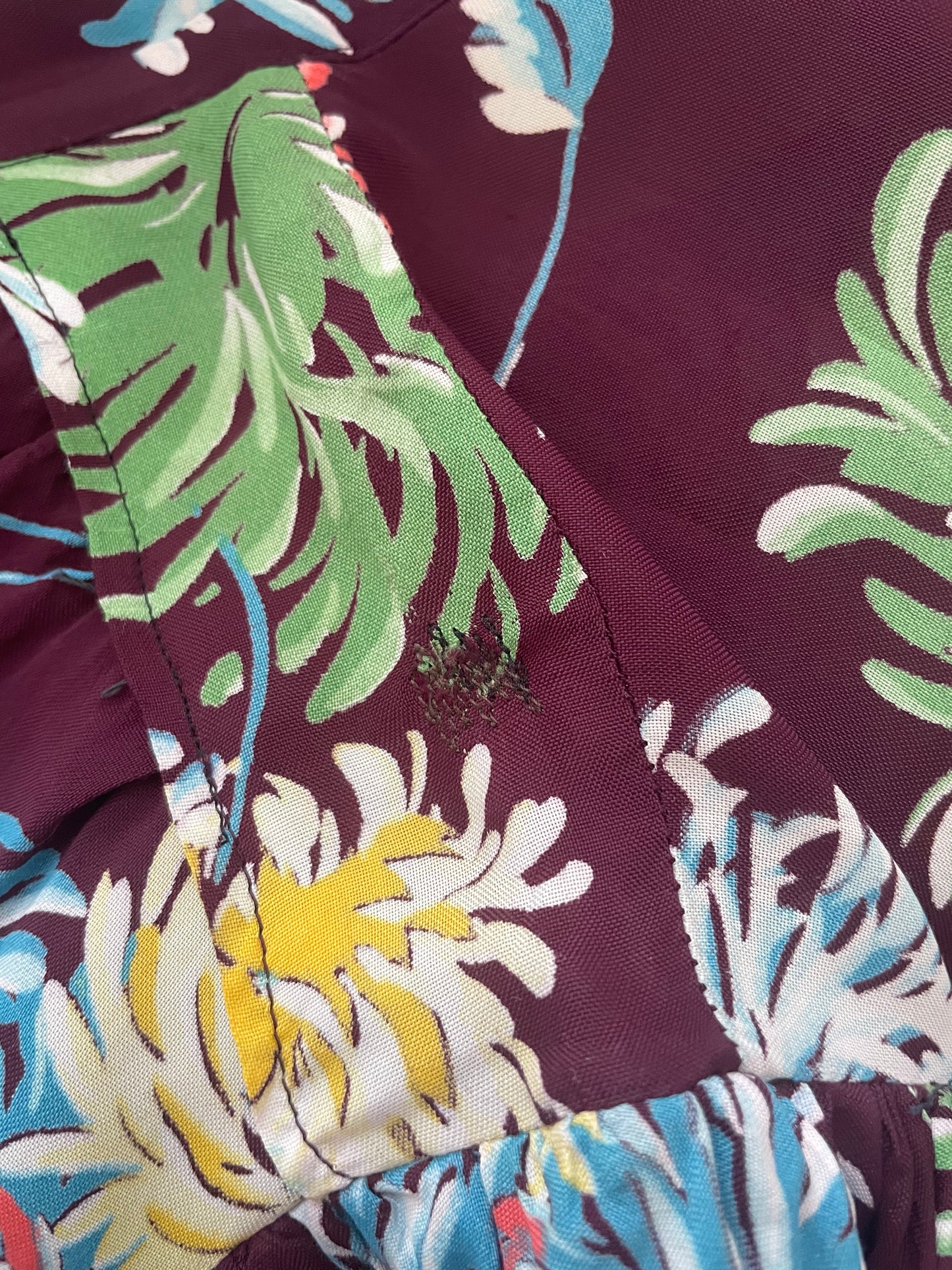 1940s Hawaiiana Zip Front Exaggerated Petal Sleeve Dressing Gown