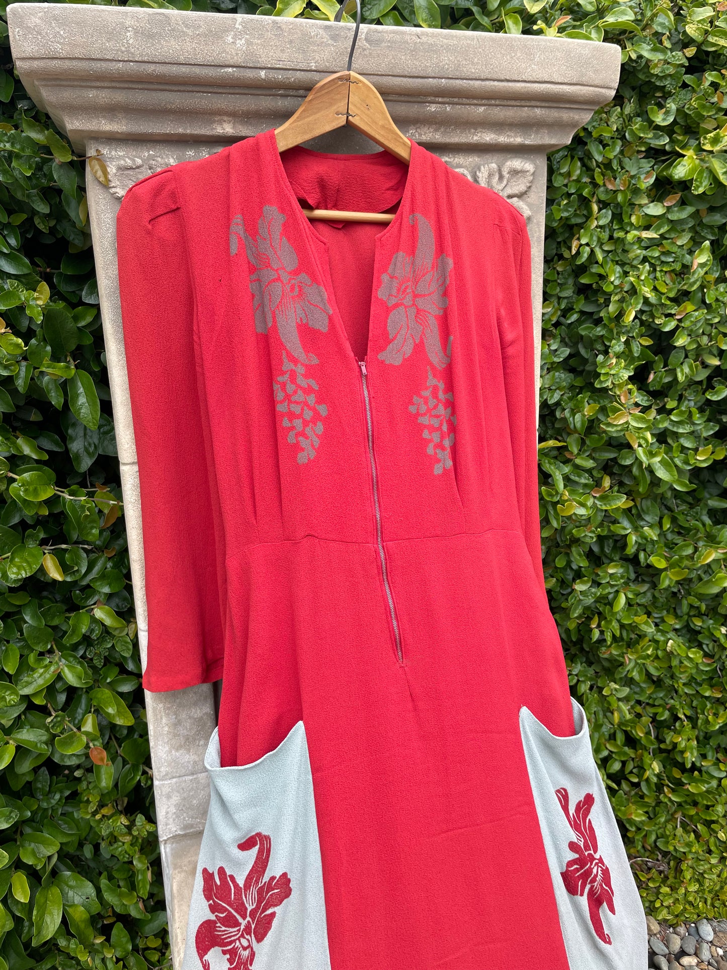 RARE 1940s Zip Front Hawaiiana Crepe Hand Painted Gown * Pockets!*