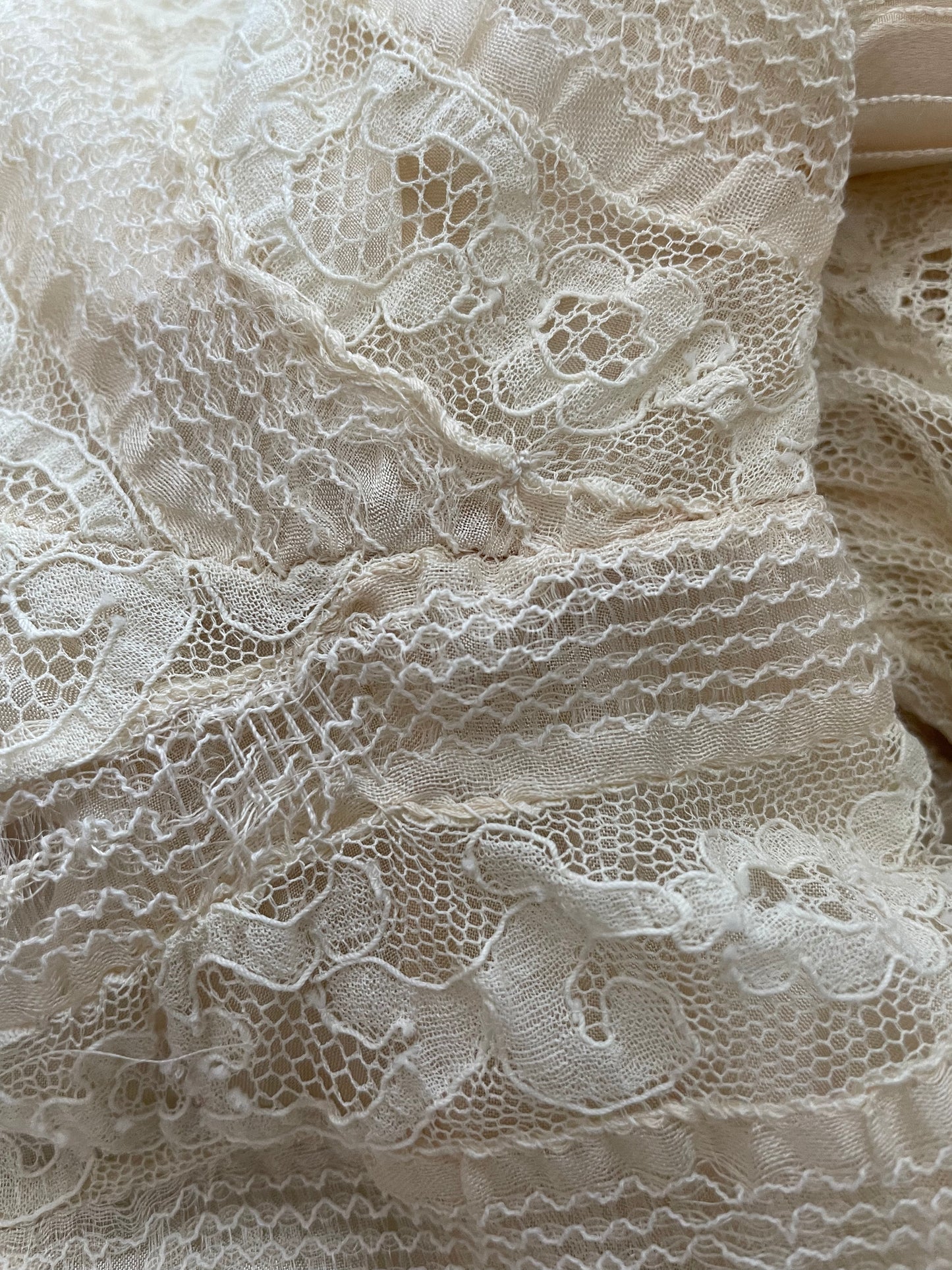 Edwardian 1910s Ruffled Lace Boudoir Jacket