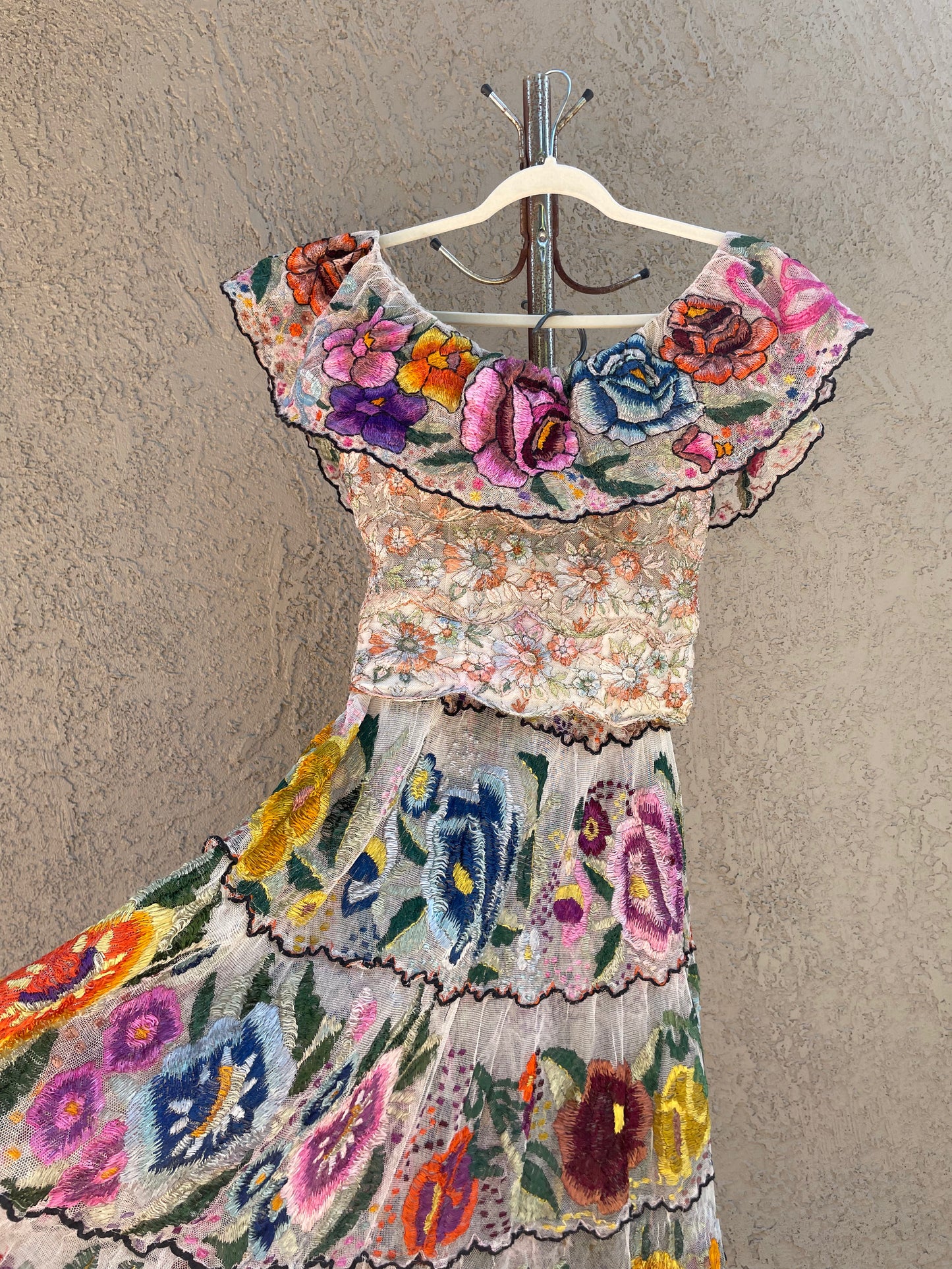 RARE Custom 1930s Chiapas Hand Embroidered Off The Shoulder Mexican Dress Ensemble
