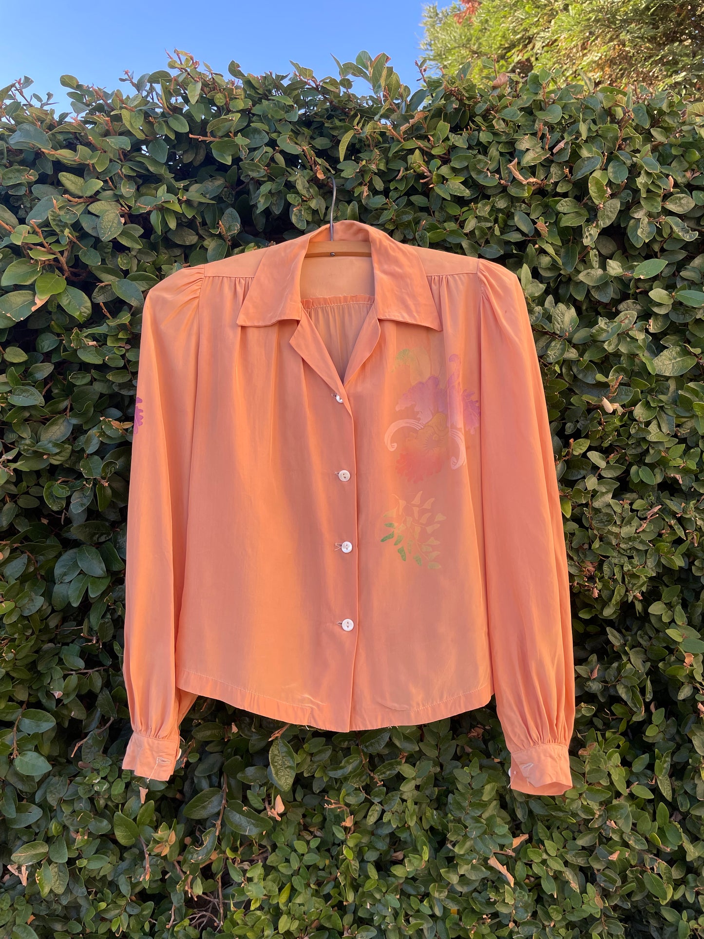 1940s Painted Hawaiiana Puff Sleeve Rayon Blouse