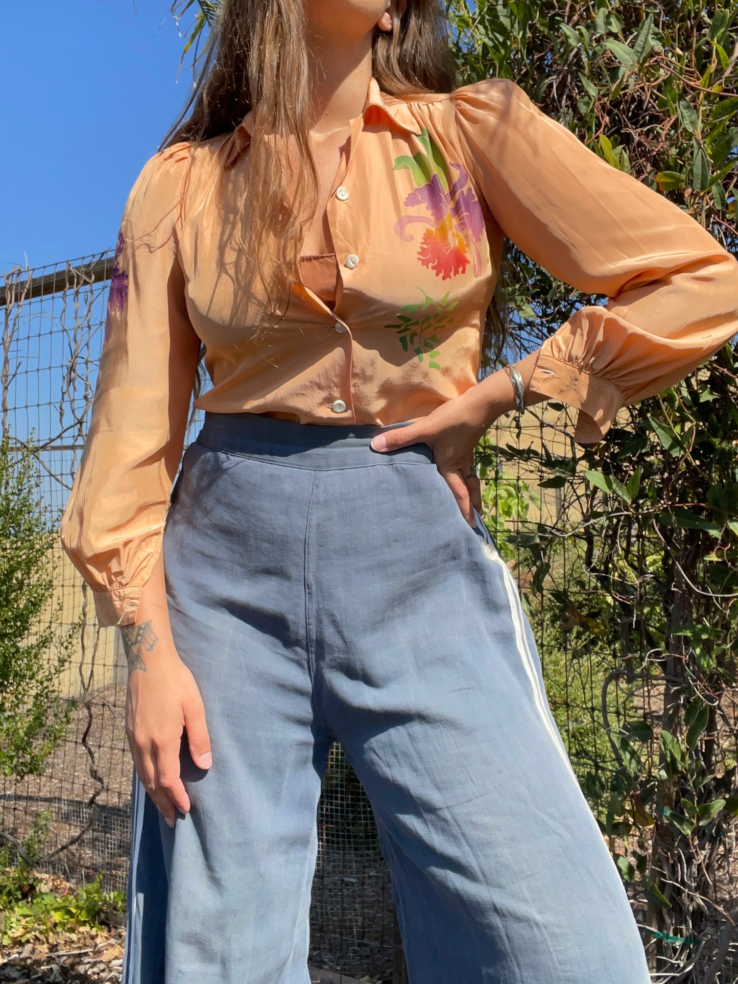 1940s Painted Hawaiiana Puff Sleeve Rayon Blouse