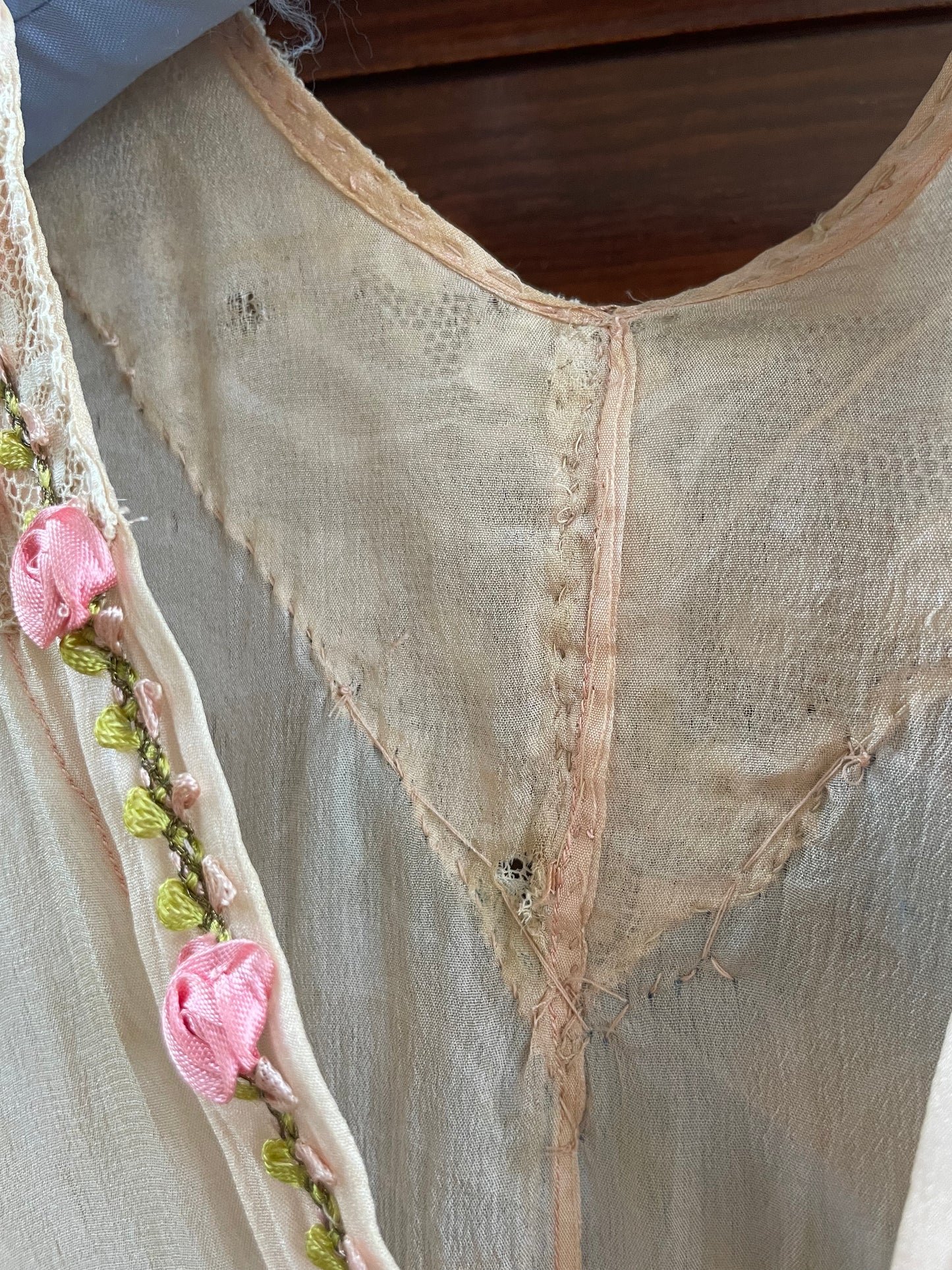 1920s Lace & Deco Floral Printed Silk Ribbon-work Robe