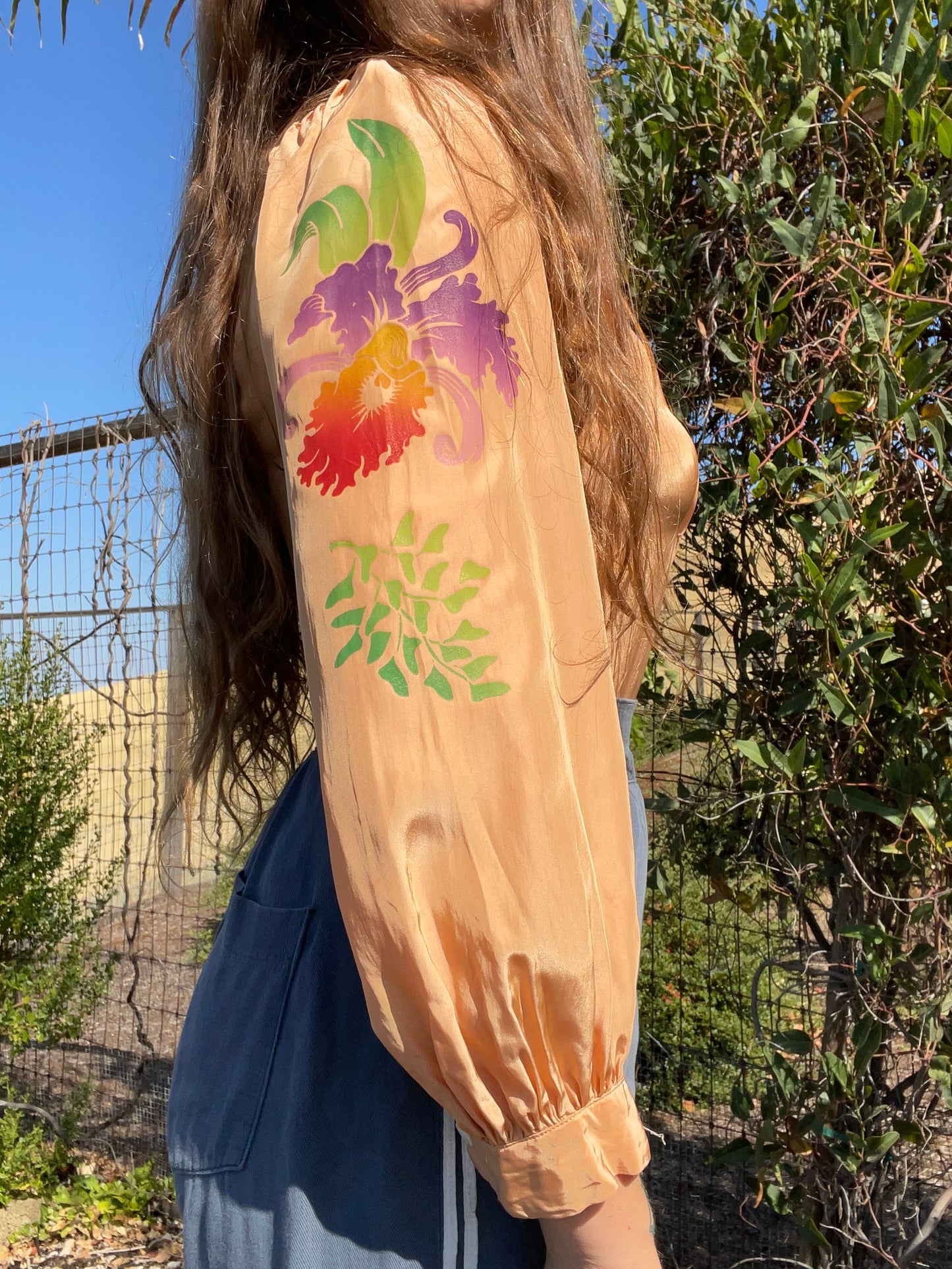 1940s Painted Hawaiiana Puff Sleeve Rayon Blouse
