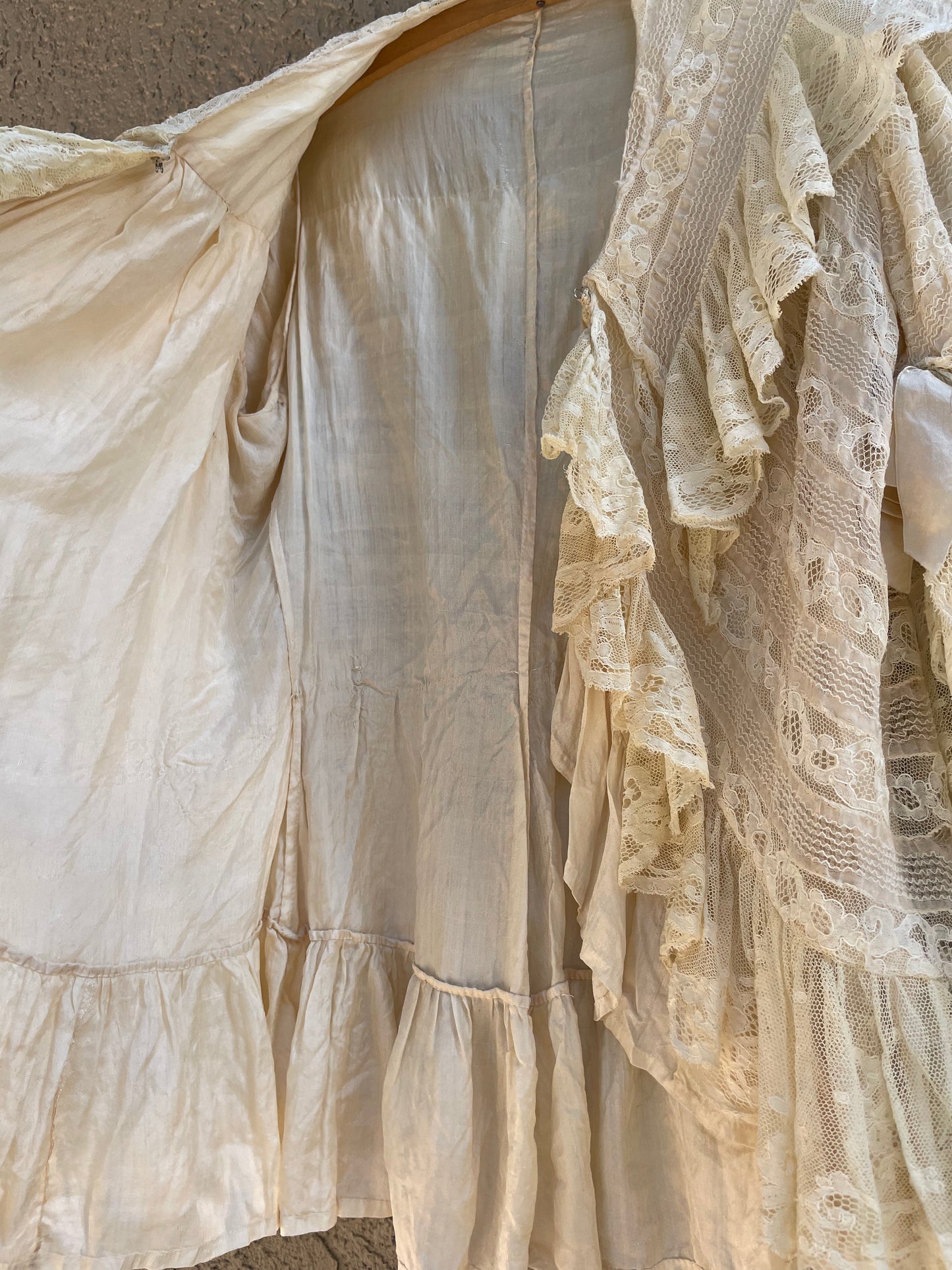 Edwardian 1910s Ruffled Lace Boudoir Jacket