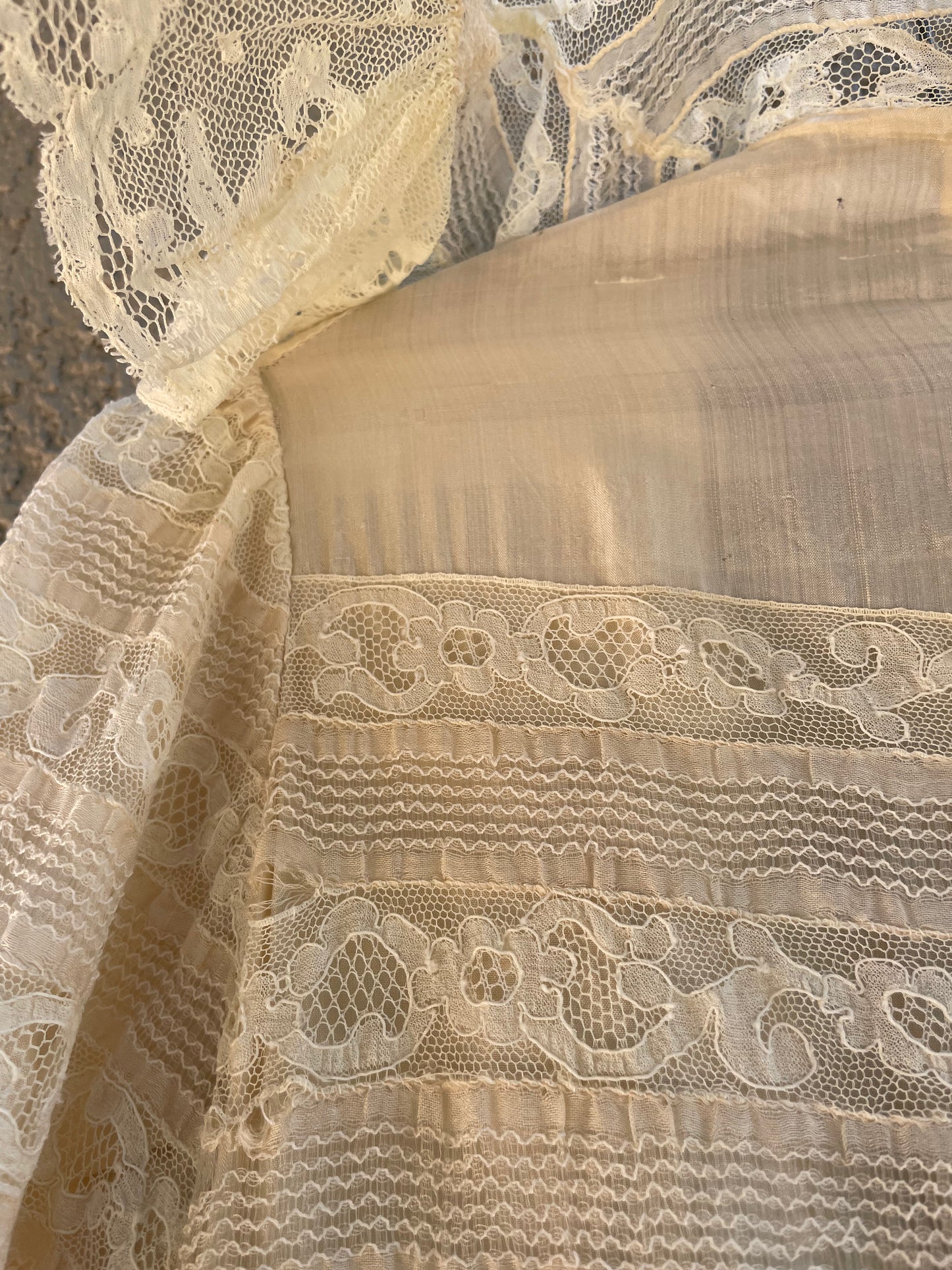 Edwardian 1910s Ruffled Lace Boudoir Jacket