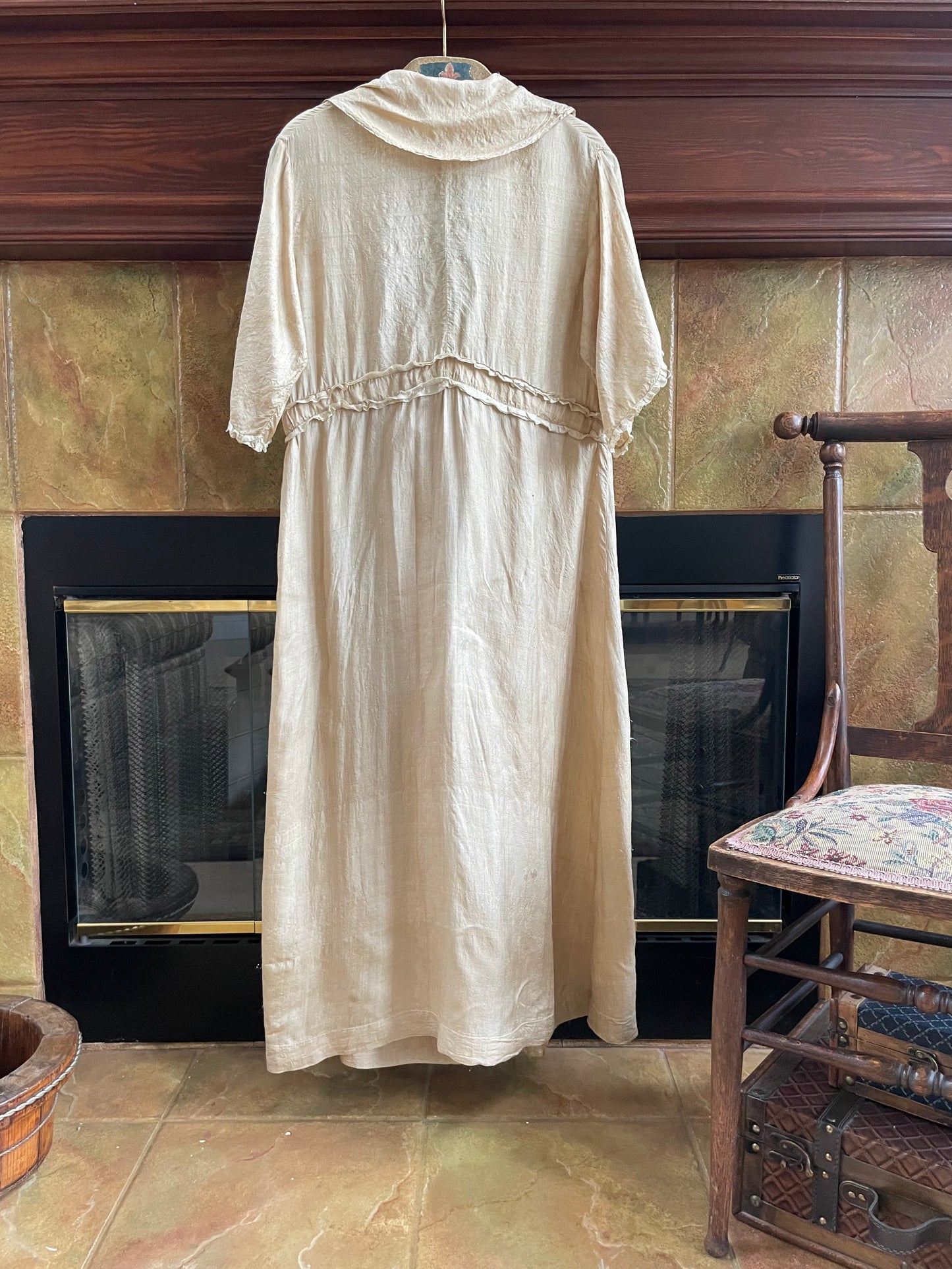 1920s Ecru Pongee Silk Shawl Collar Wrap Dressing Gown