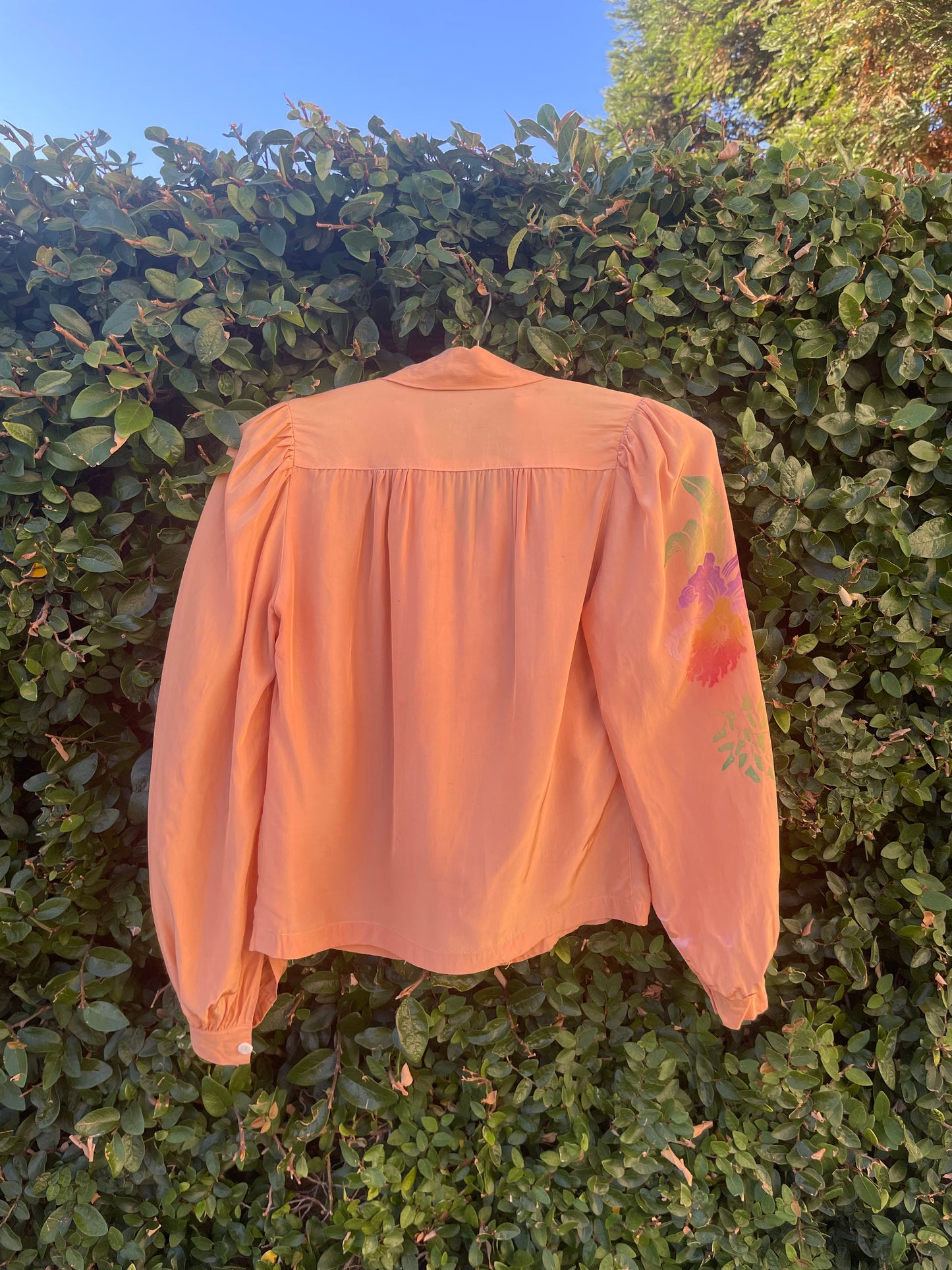 1940s Painted Hawaiiana Puff Sleeve Rayon Blouse