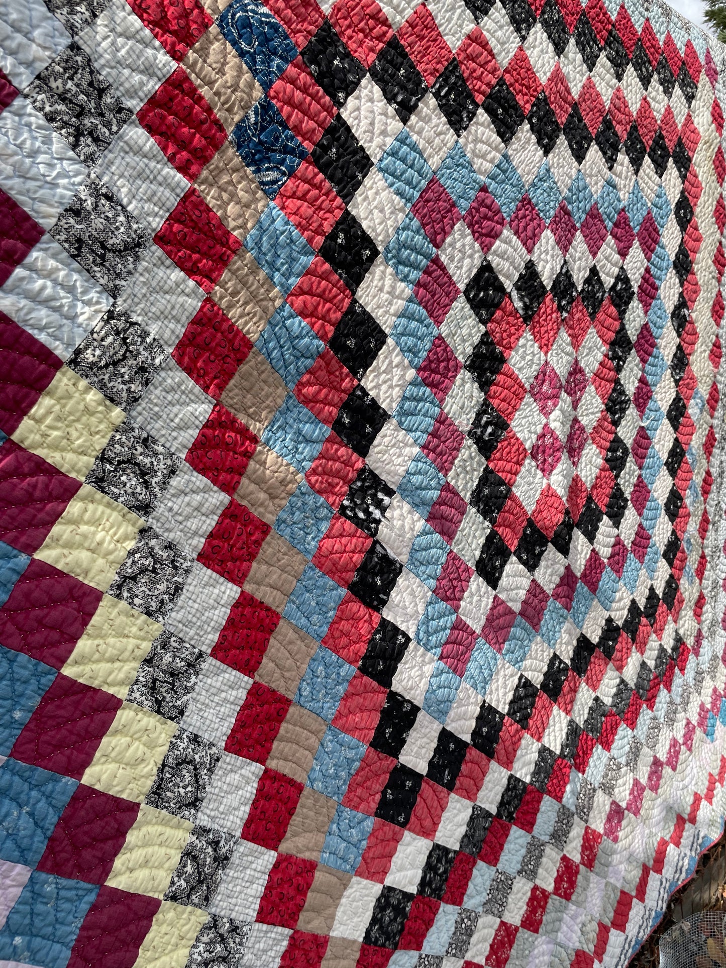 Antique Early 1900s 'Trip Around The World' Hand Stitched Quilt