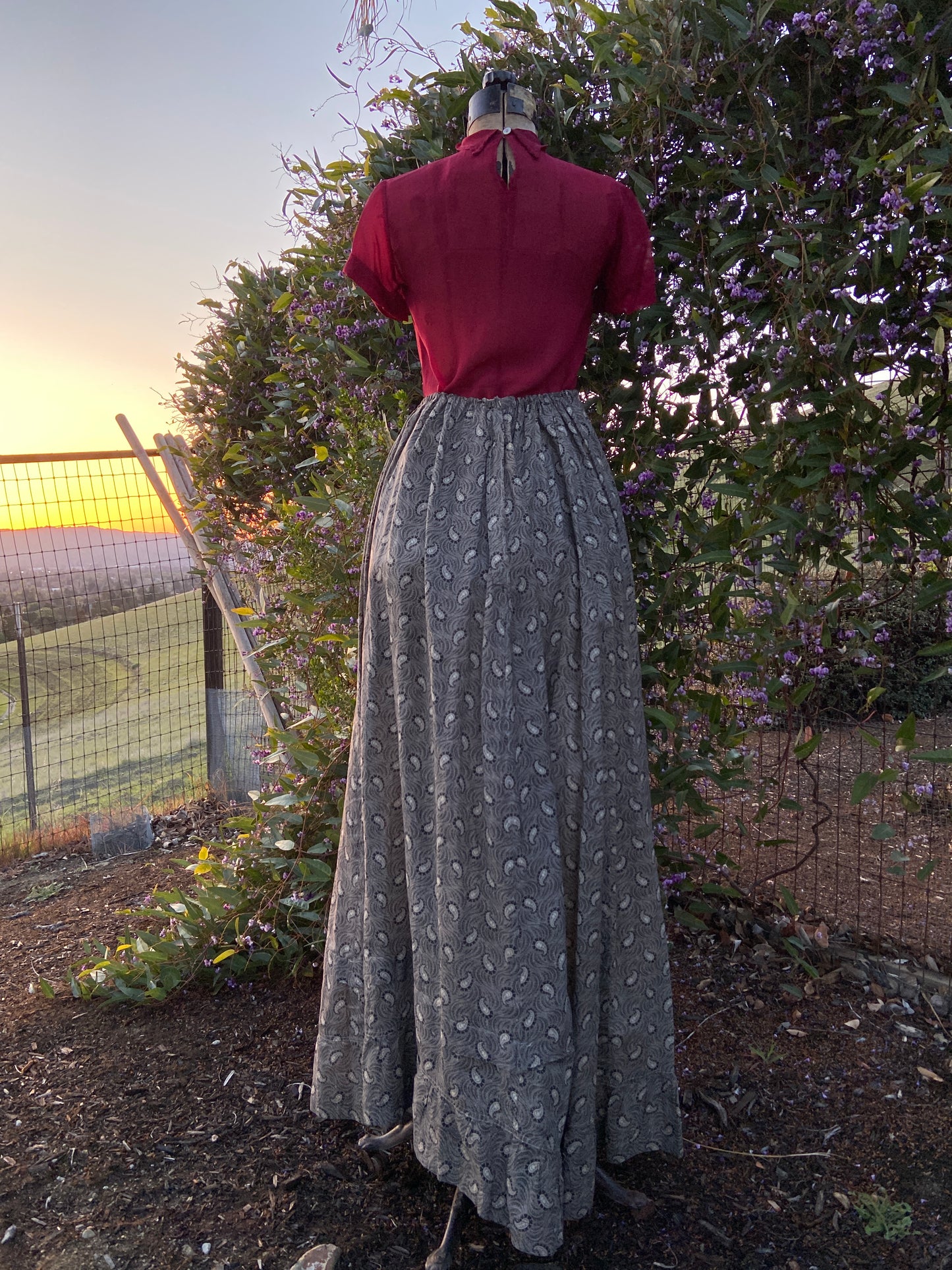 Antique 19th C Paisley Calico Skirt wth Hip Pocket