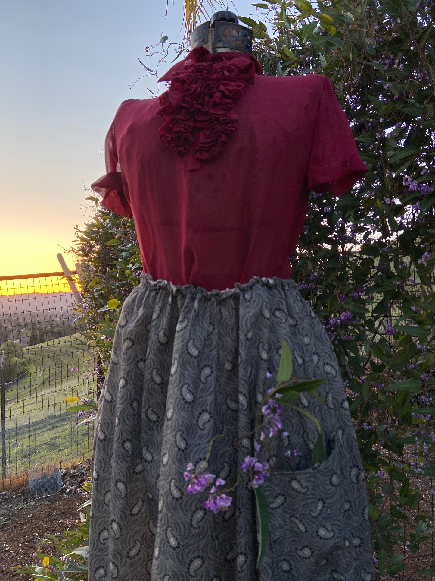 Antique 19th C Paisley Calico Skirt wth Hip Pocket