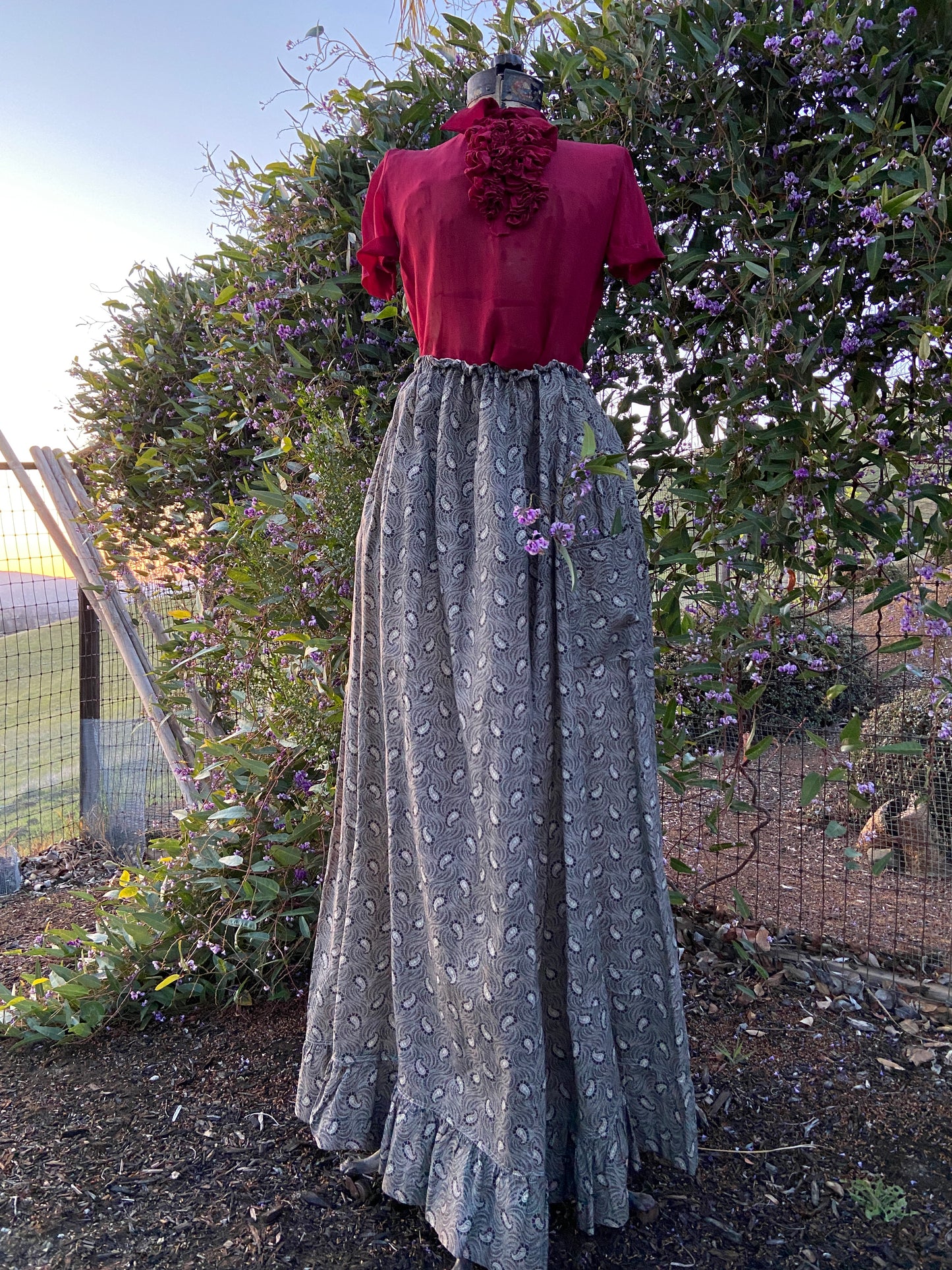 Antique 19th C Paisley Calico Skirt wth Hip Pocket
